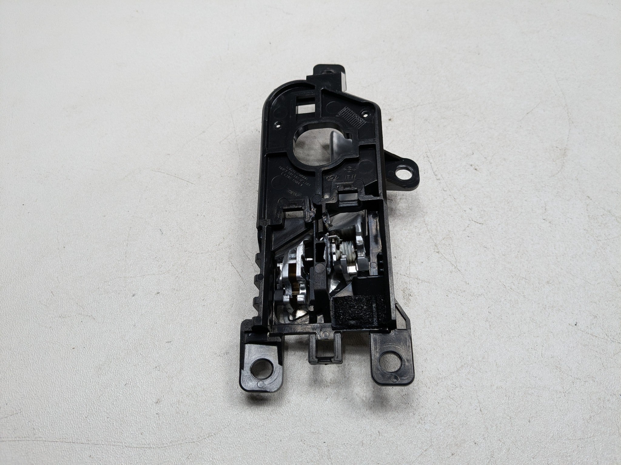 2013 - 2016 HYUNDAI SANTA FE OEM INTERIOR DOOR HANDLE REAR RIGHT PASSENGER SIDE