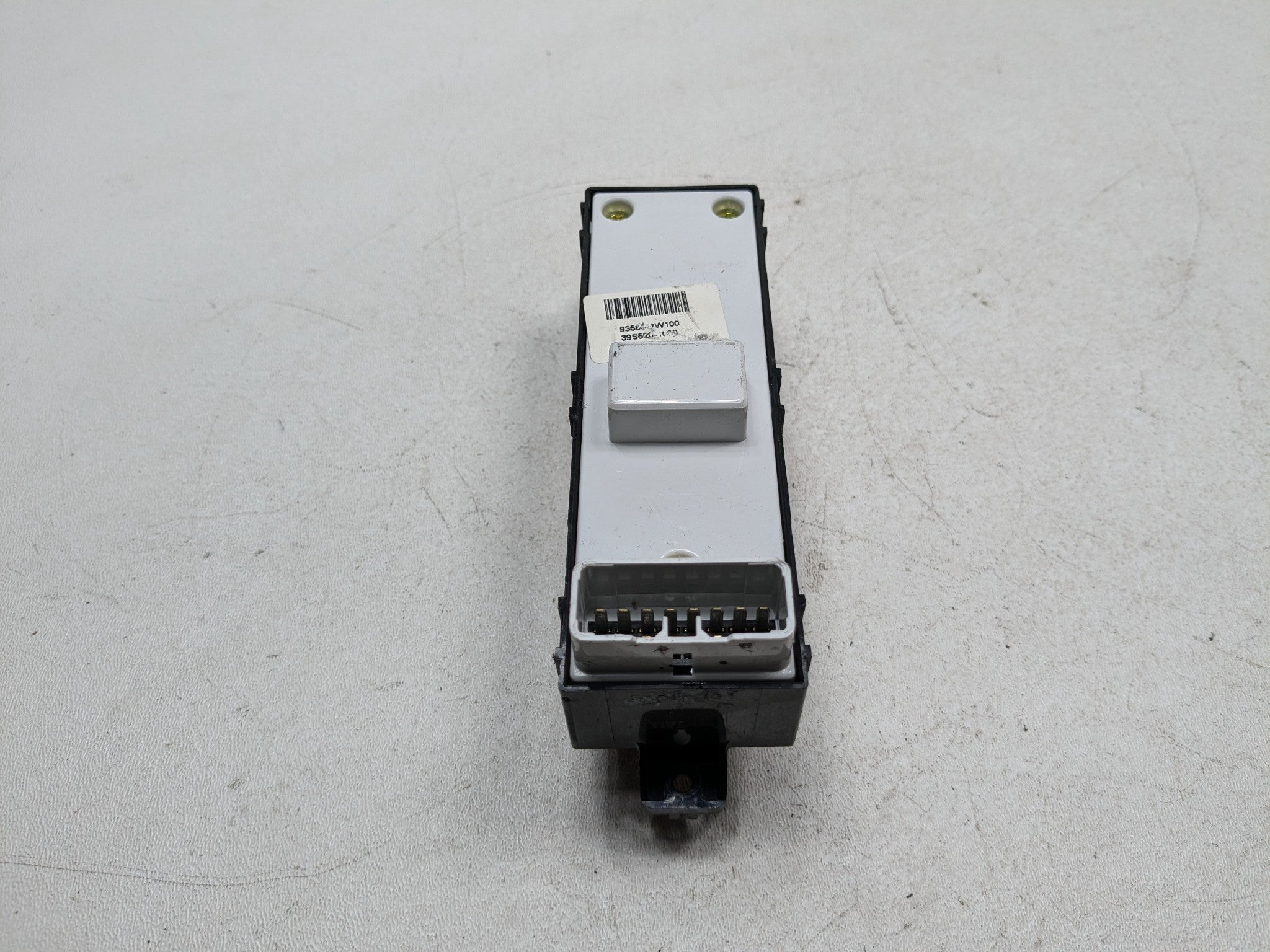 2013 - 2016 HYUNDAI SANTA FE OEM DOOR SWITCH ASSEMBLY REAR RIGHT PASSENGER SIDE