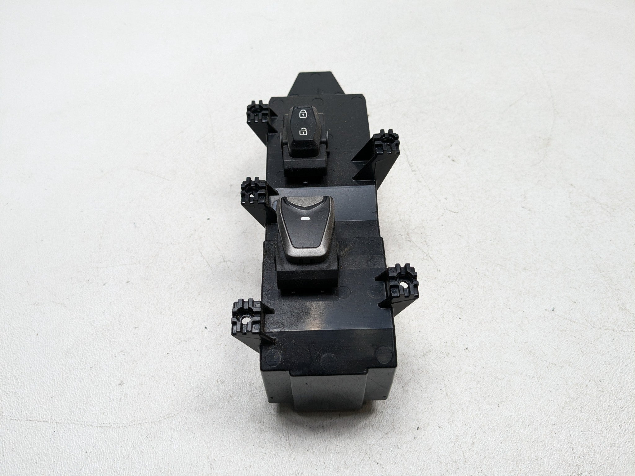 2013 - 2016 HYUNDAI SANTA FE OEM DOOR SWITCH ASSEMBLY FRONT RIGHT PASSENGER SIDE