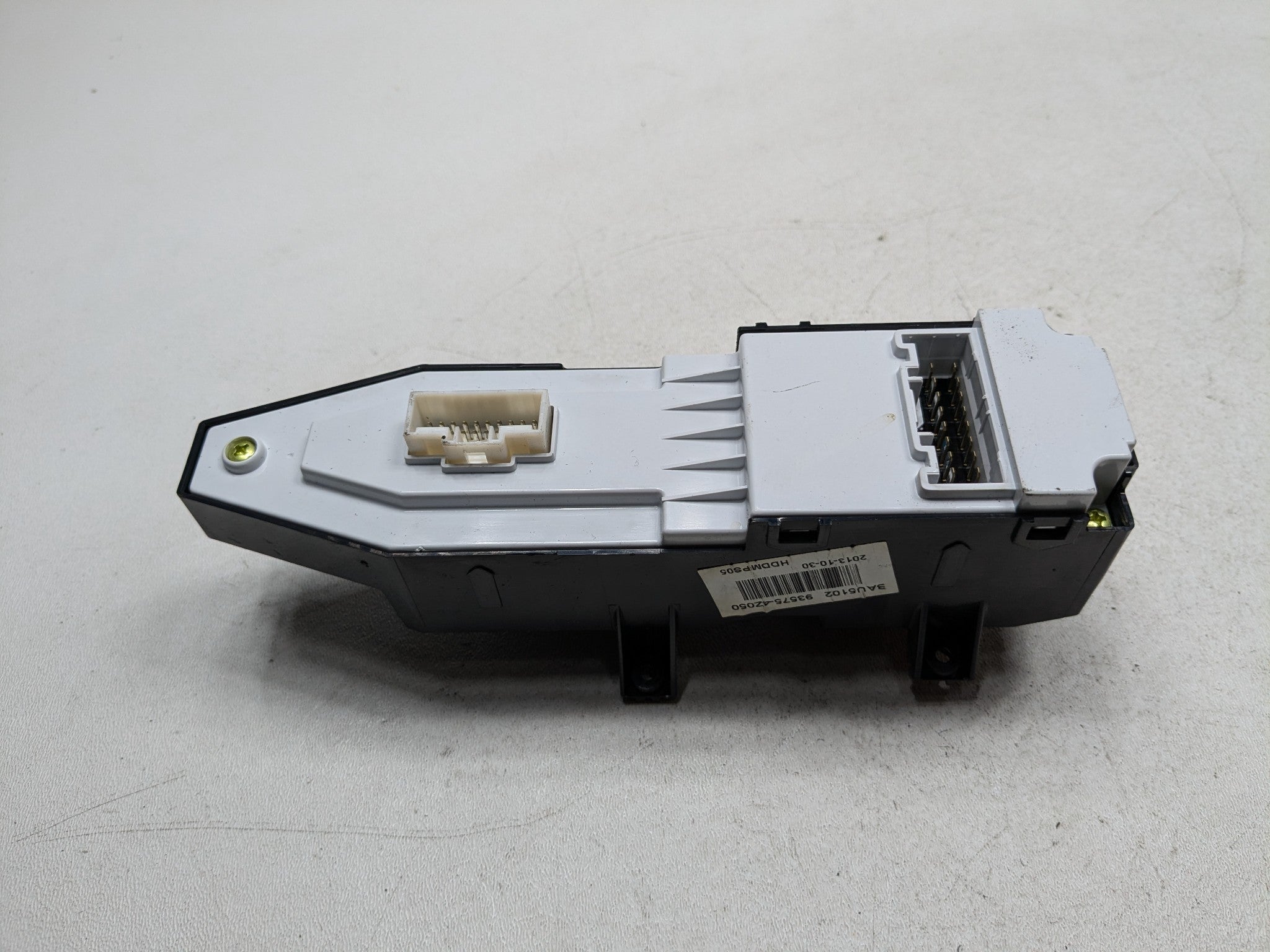 2013 - 2016 HYUNDAI SANTA FE OEM DOOR SWITCH ASSEMBLY FRONT RIGHT PASSENGER SIDE