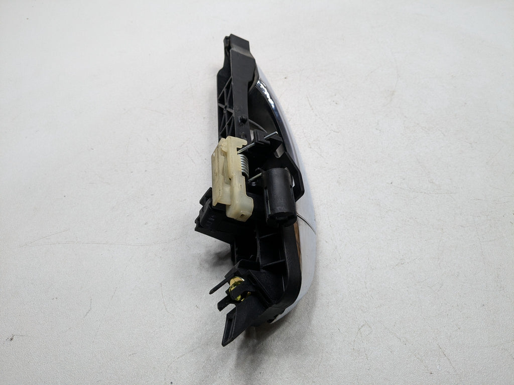 2013 - 2016 HYUNDAI SANTA FE OEM EXTERIOR DOOR HANDLE REAR LEFT DRIVER SIDE