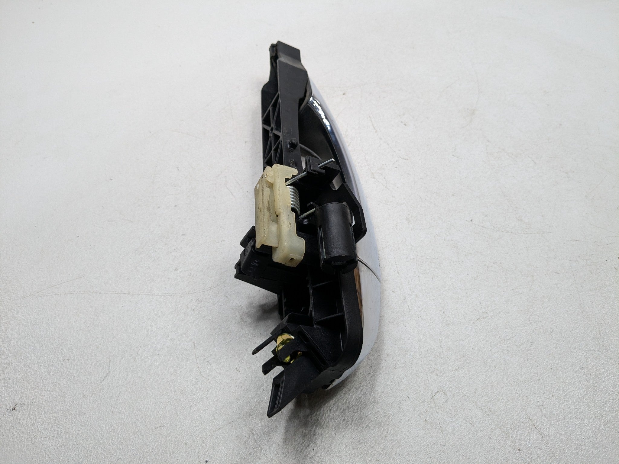 2013 - 2016 HYUNDAI SANTA FE OEM EXTERIOR DOOR HANDLE REAR LEFT DRIVER SIDE