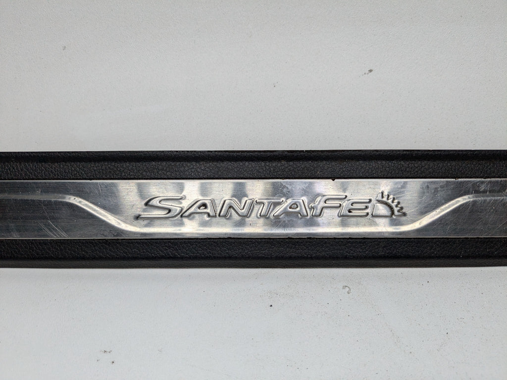 2013 - 2016 HYUNDAI SANTA FE OEM DOOR SCUFF SILL PLATE TRIM FRONT RIGHT SIDE
