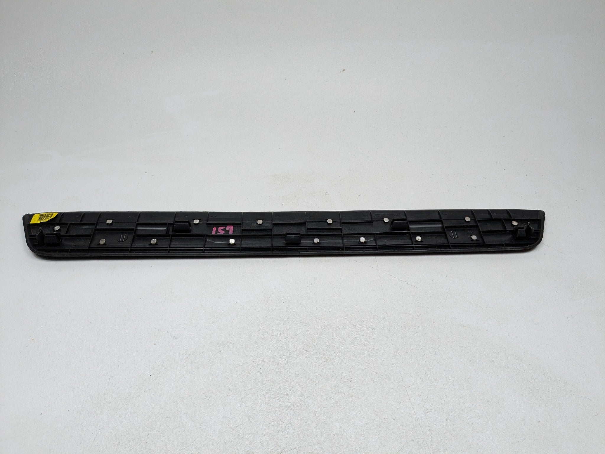 2013 - 2016 HYUNDAI SANTA FE OEM DOOR SCUFF SILL PLATE TRIM FRONT RIGHT SIDE