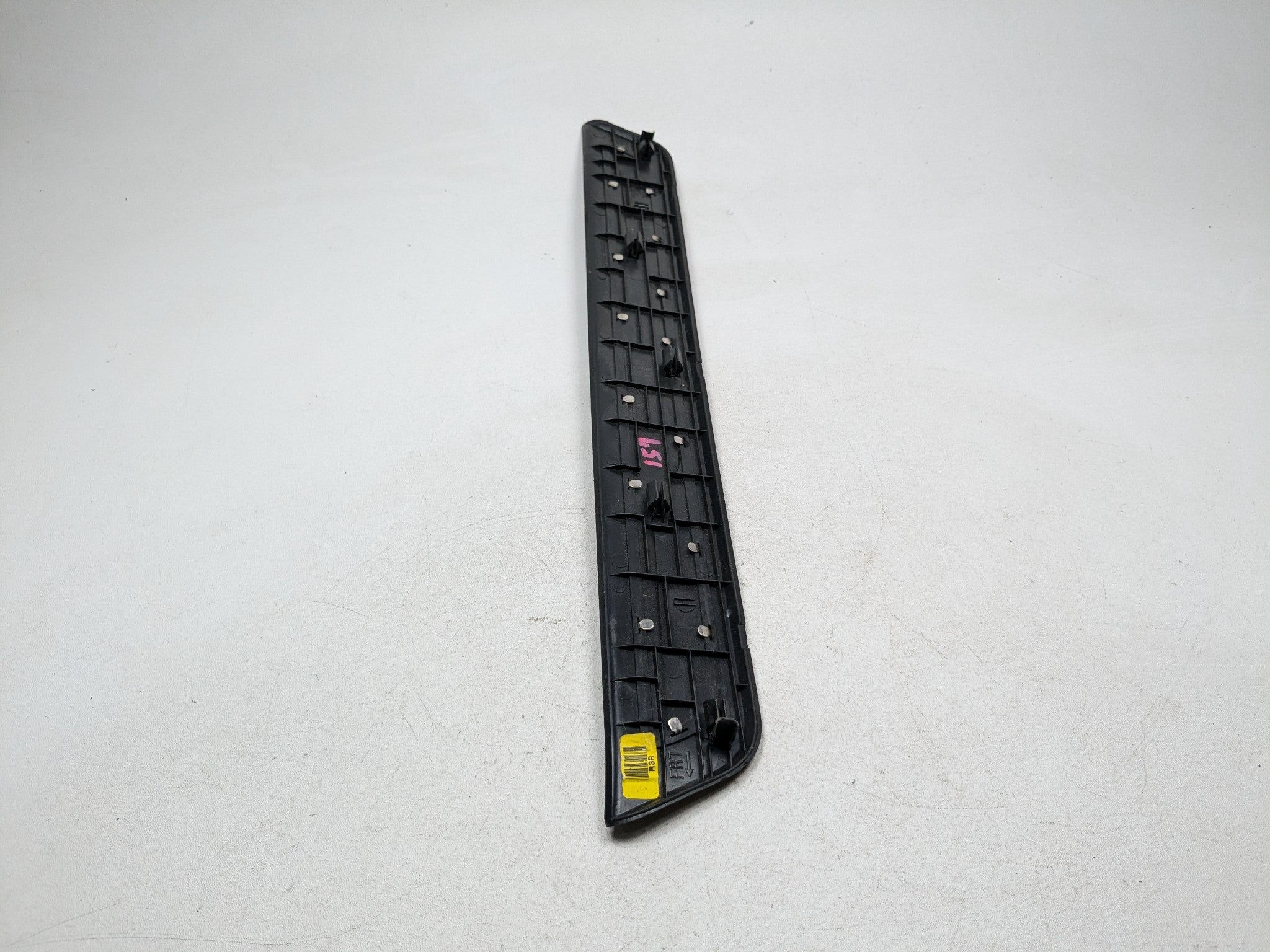 2013 - 2016 HYUNDAI SANTA FE OEM DOOR SCUFF SILL PLATE TRIM FRONT RIGHT SIDE