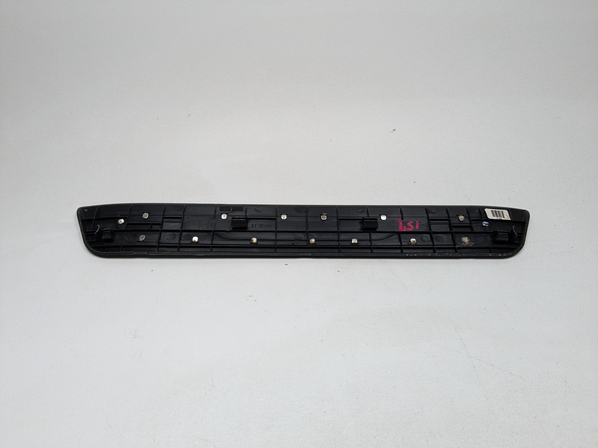 2013 - 2016 HYUNDAI SANTA FE OEM DOOR SCUFF SILL PLATE TRIM REAR LEFT SIDE