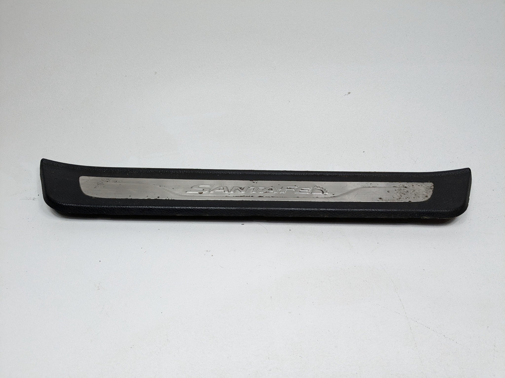 2013 - 2016 HYUNDAI SANTA FE OEM DOOR SCUFF SILL PLATE TRIM REAR RIGHT SIDE