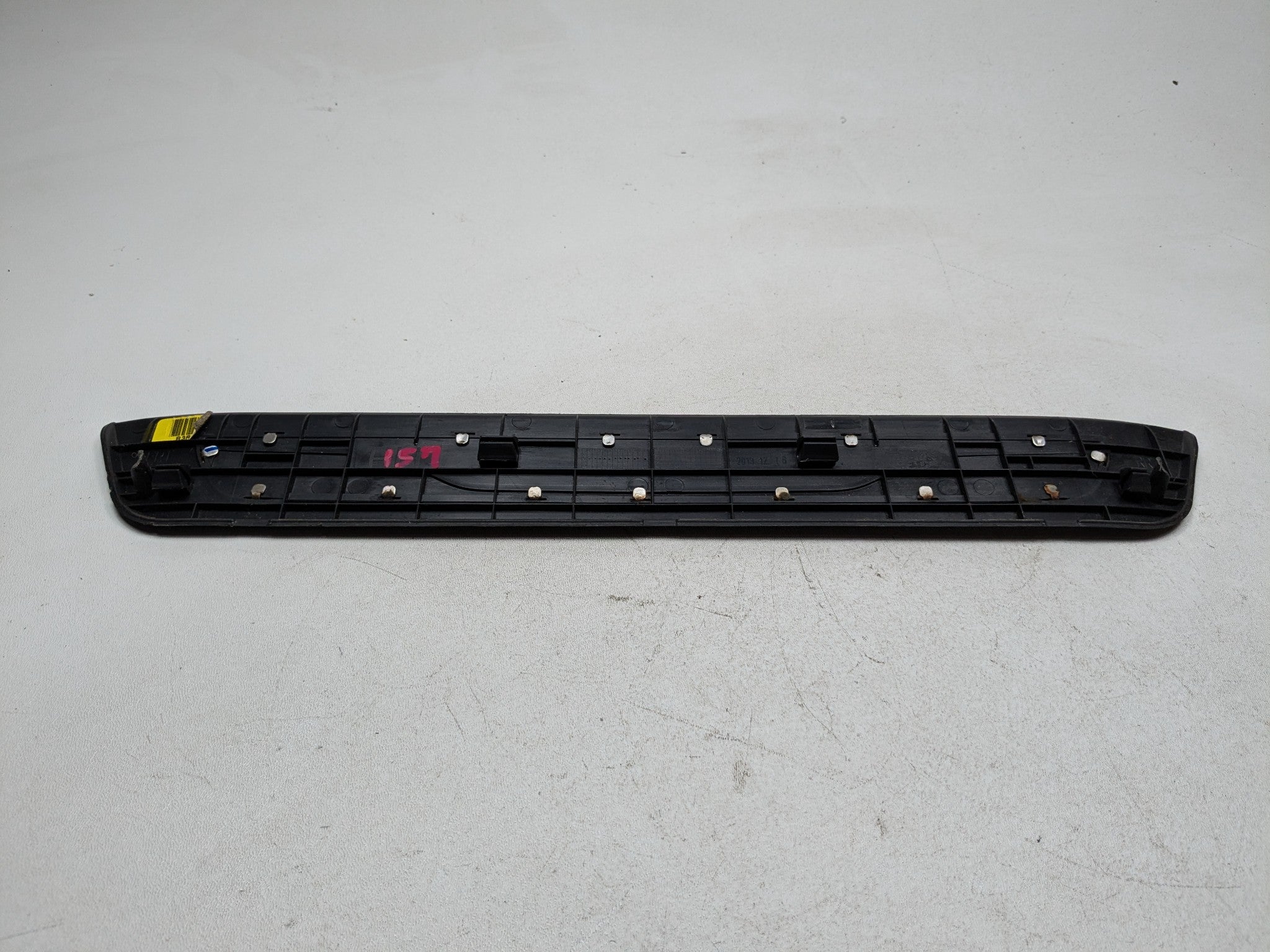 2013 - 2016 HYUNDAI SANTA FE OEM DOOR SCUFF SILL PLATE TRIM REAR RIGHT SIDE