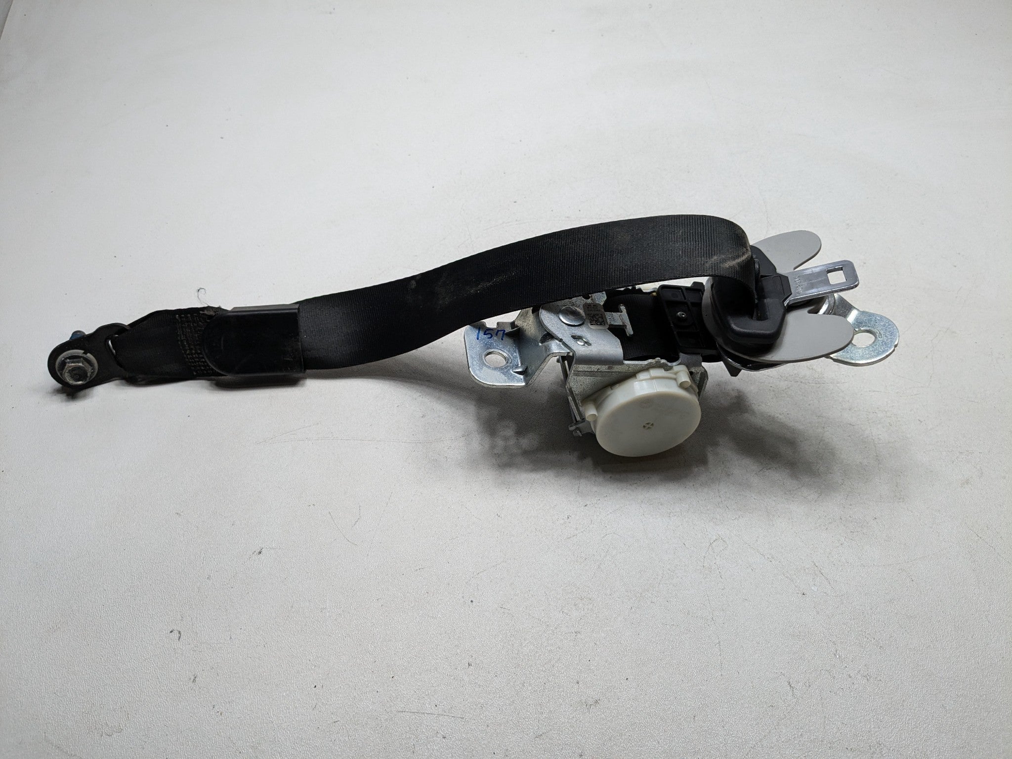 2013 - 2016 HYUNDAI SANTA FE OEM SEAT BELT RETRACTOR REAR RIGHT PASSENGER SIDE