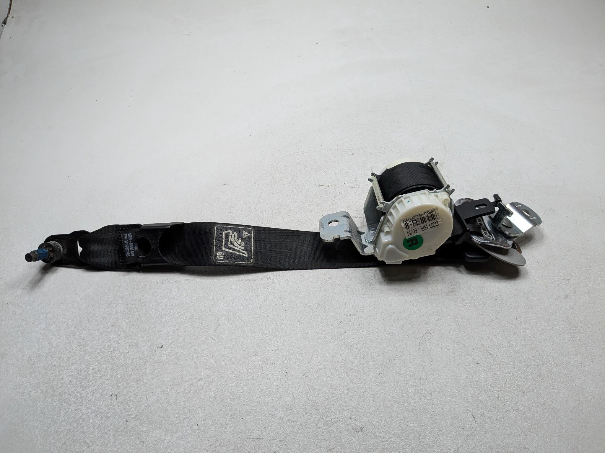 2013 - 2016 HYUNDAI SANTA FE OEM SEAT BELT RETRACTOR REAR RIGHT PASSENGER SIDE