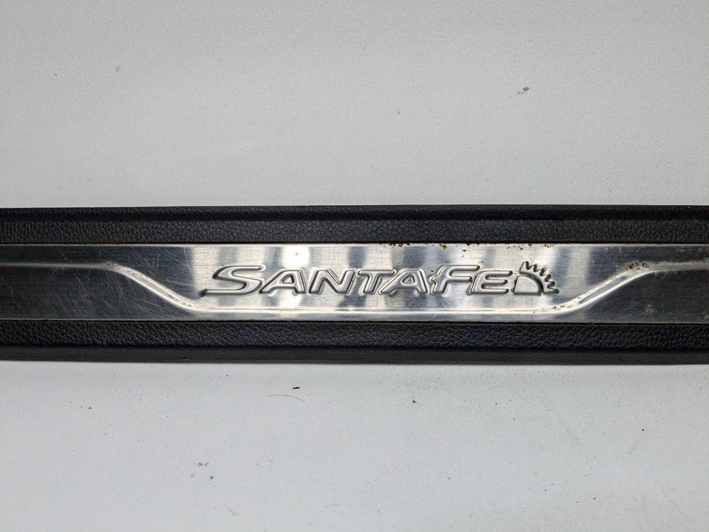 2013 - 2016 HYUNDAI SANTA FE OEM DOOR SCUFF SILL PLATE TRIM FRONT LEFT SIDE