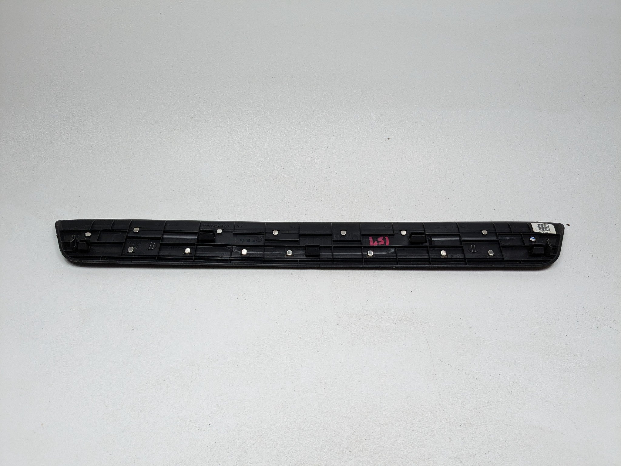 2013 - 2016 HYUNDAI SANTA FE OEM DOOR SCUFF SILL PLATE TRIM FRONT LEFT SIDE
