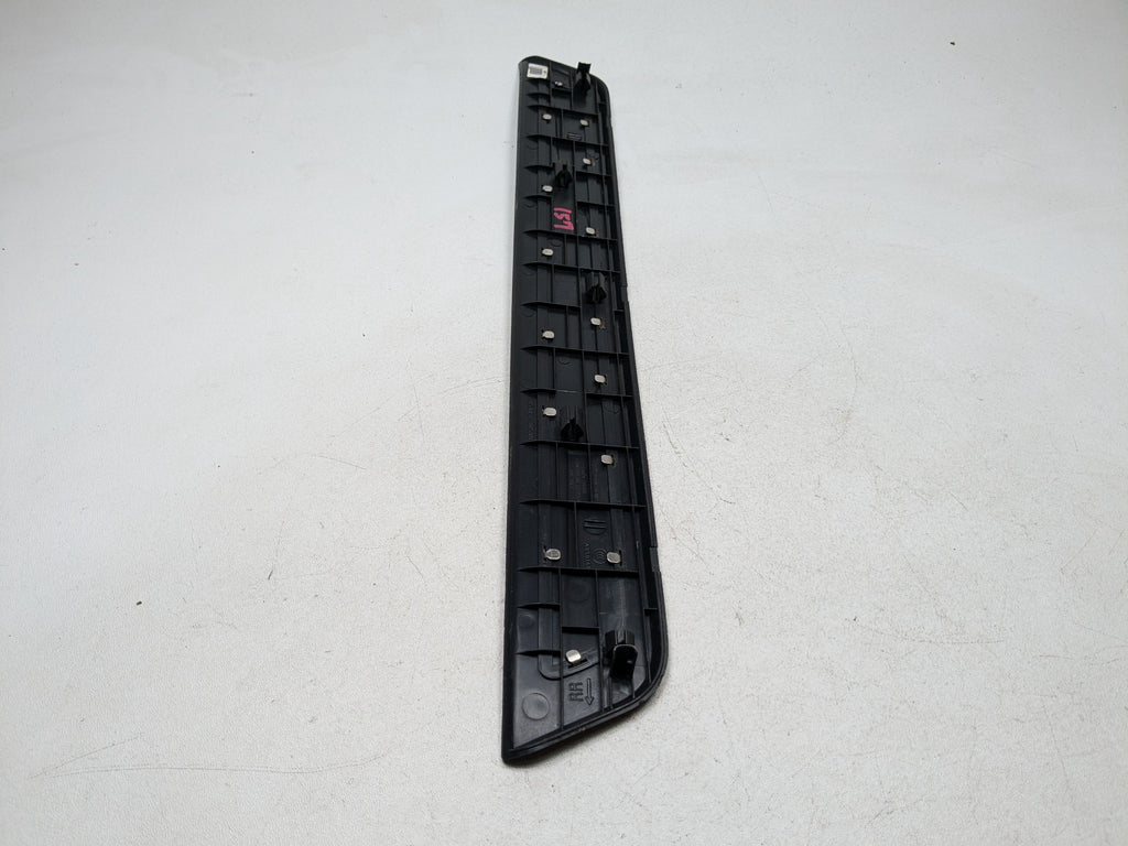 2013 - 2016 HYUNDAI SANTA FE OEM DOOR SCUFF SILL PLATE TRIM FRONT LEFT SIDE