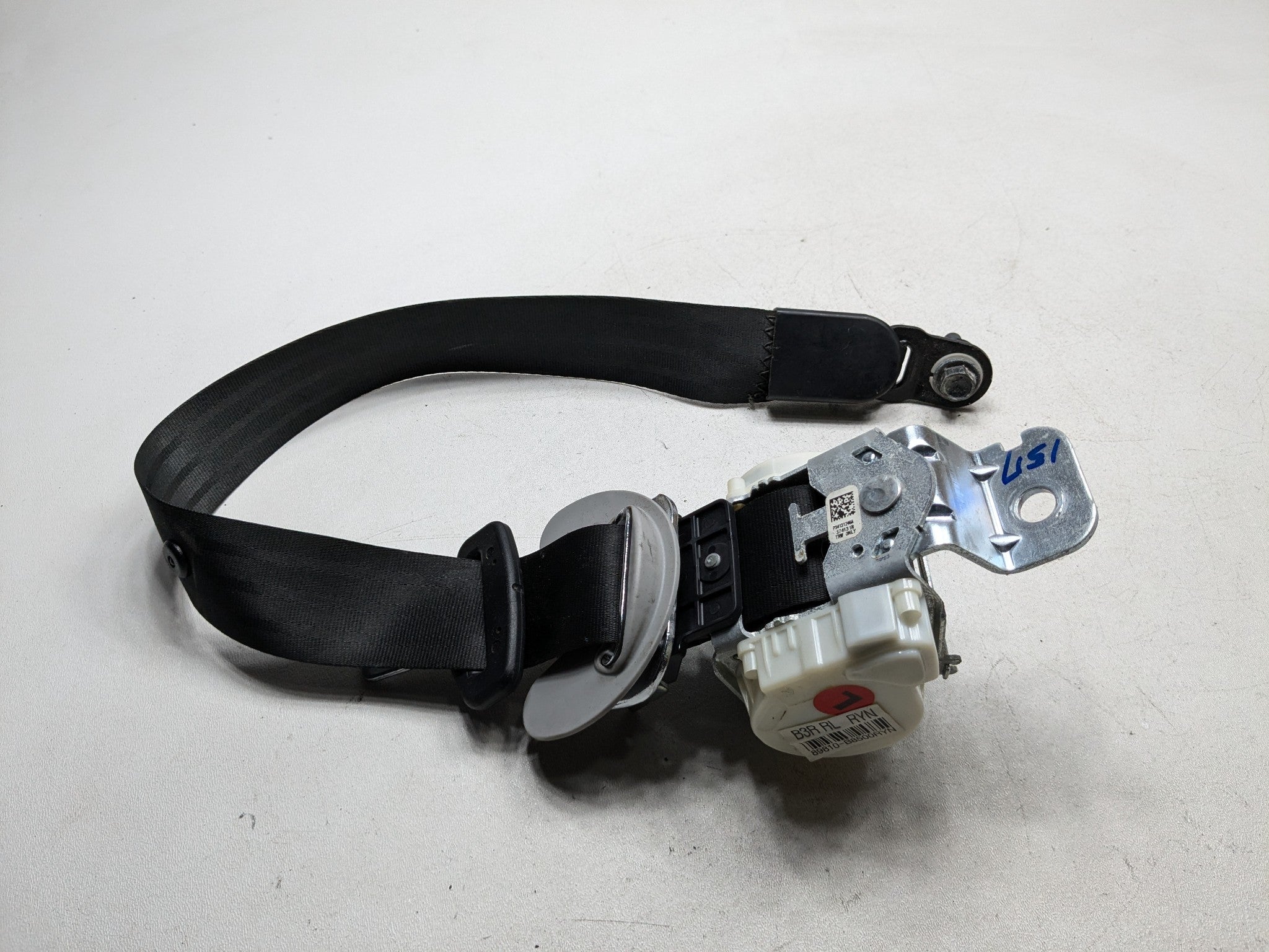 2013 - 2016 HYUNDAI SANTA FE OEM SEAT BELT RETRACTOR REAR LEFT DRIVER SIDE