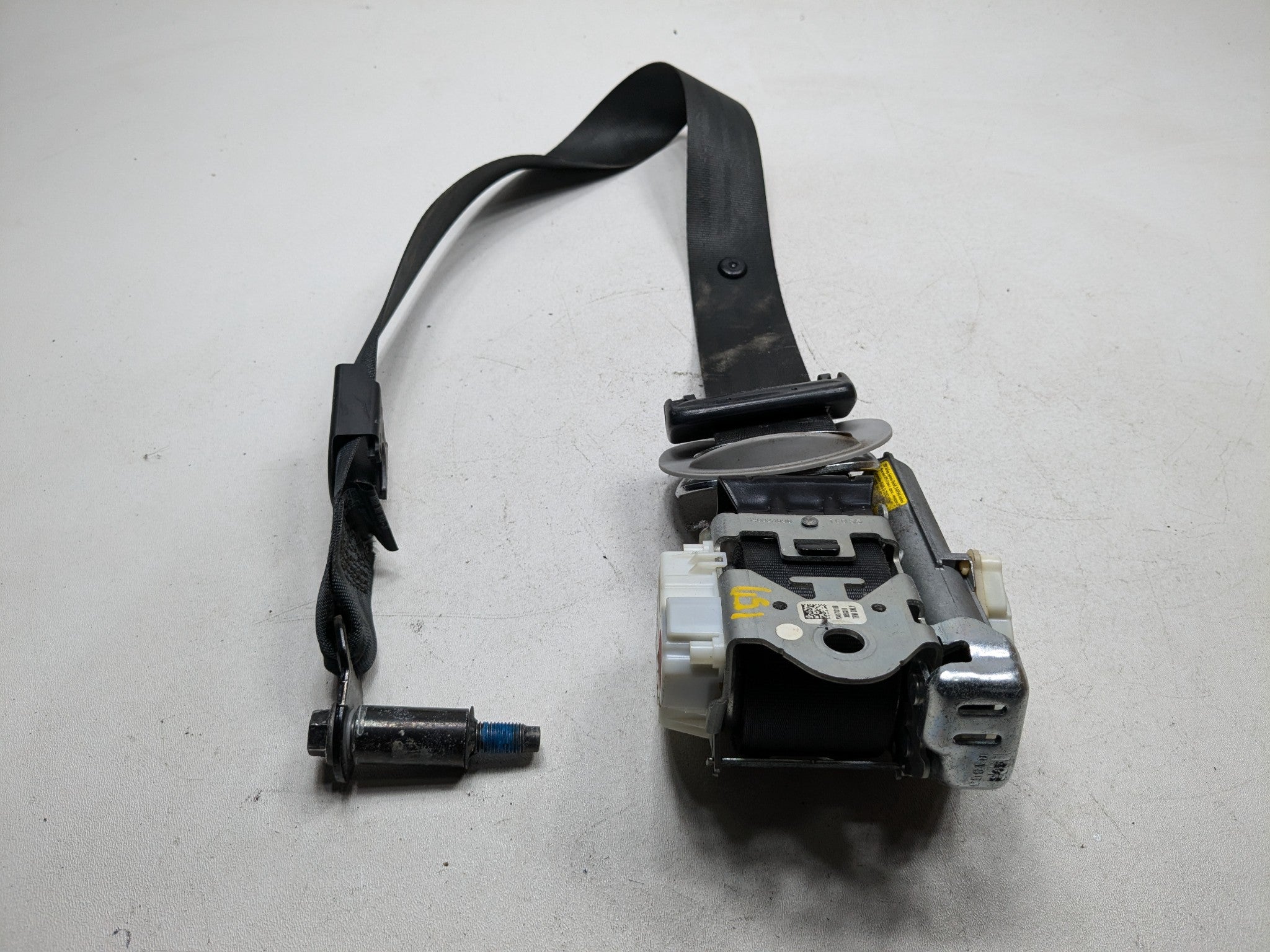 2013 - 2016 HYUNDAI SANTA FE OEM SEAT BELT RETRACTOR FRONT LEFT DRIVER SIDE