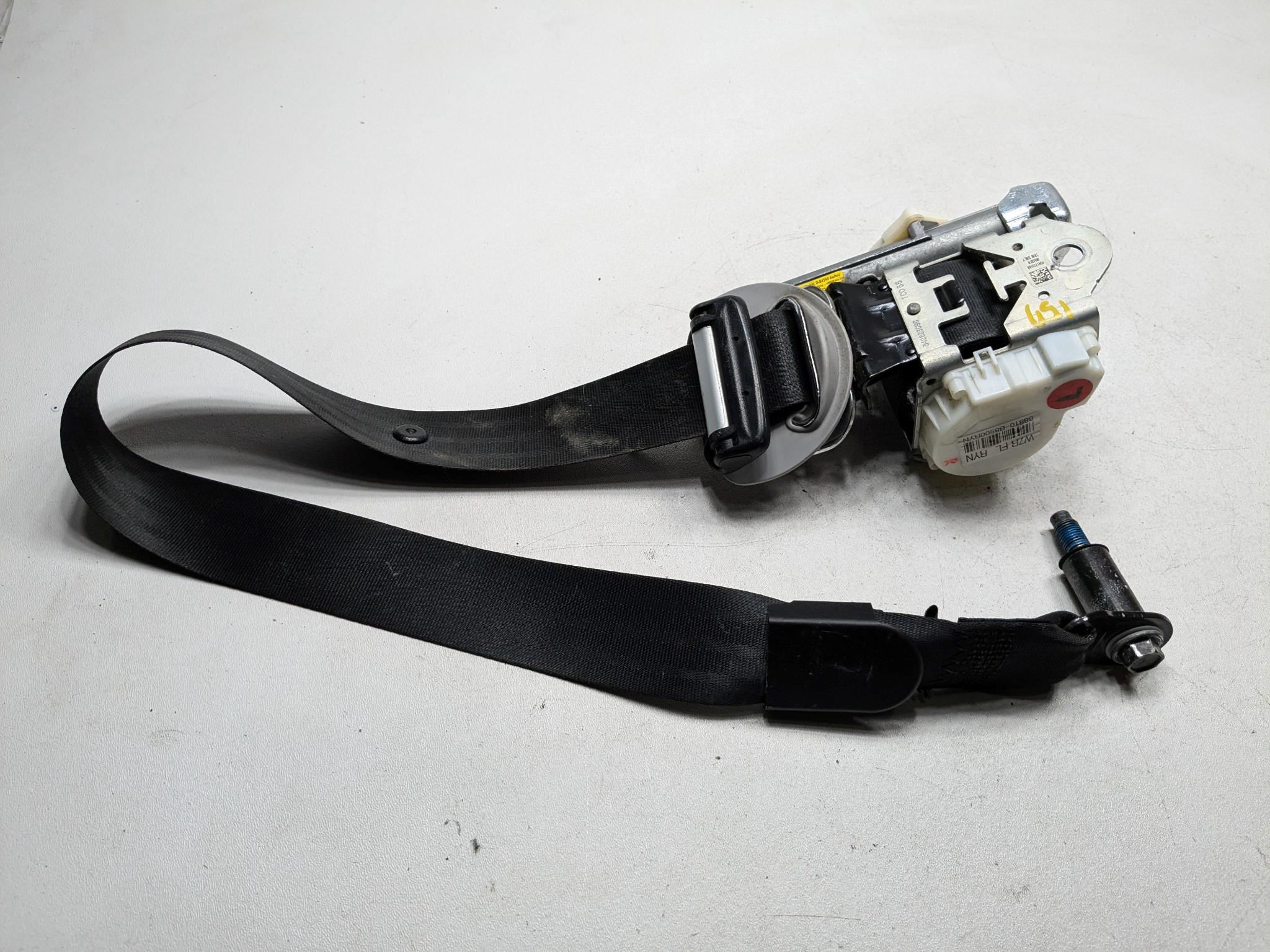 2013 - 2016 HYUNDAI SANTA FE OEM SEAT BELT RETRACTOR FRONT LEFT DRIVER SIDE