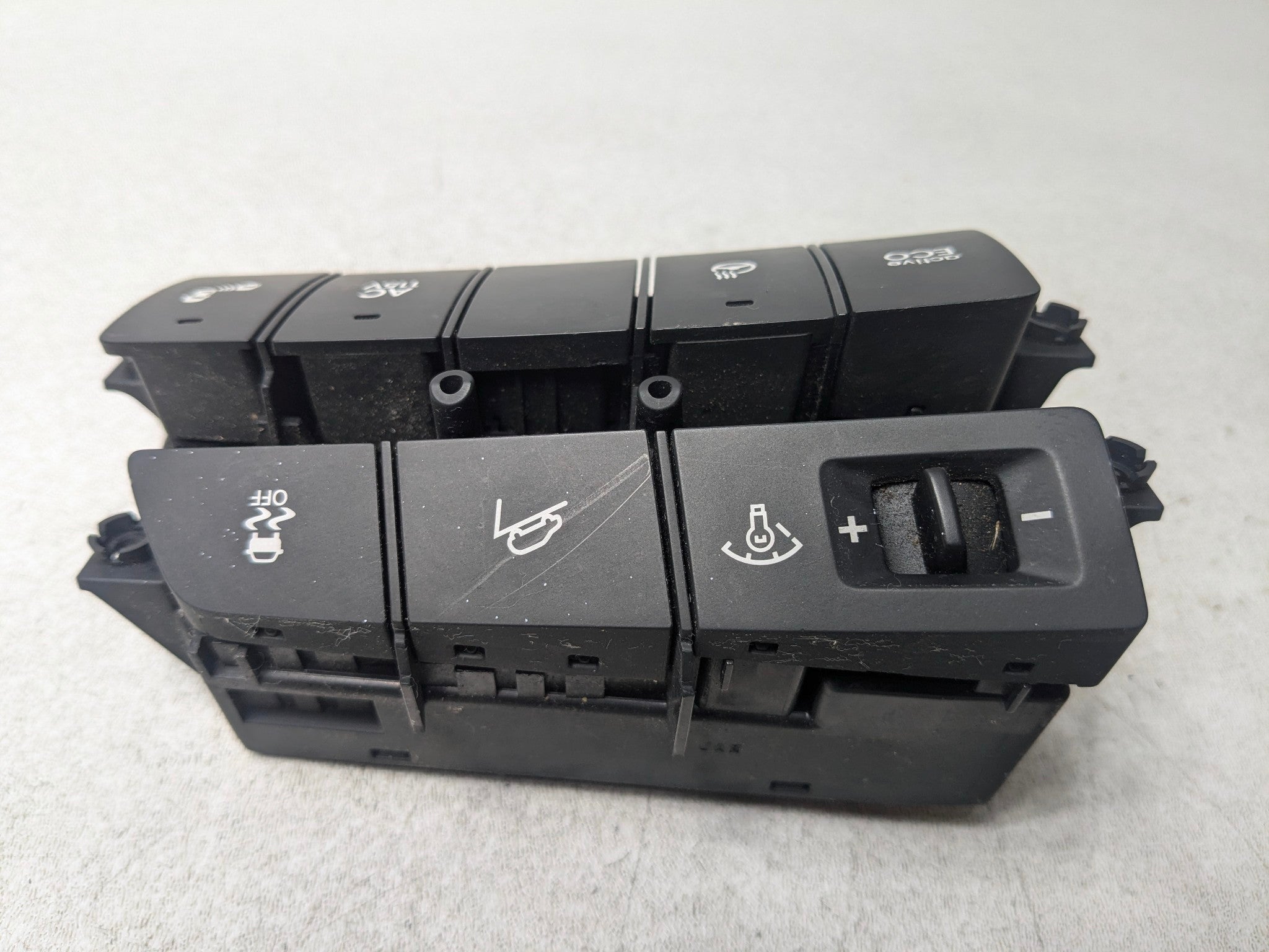 2013 - 2016 HYUNDAI SANTA FE OEM DASHBOARD TRACTION CONTROL COMBINATION SWITCH