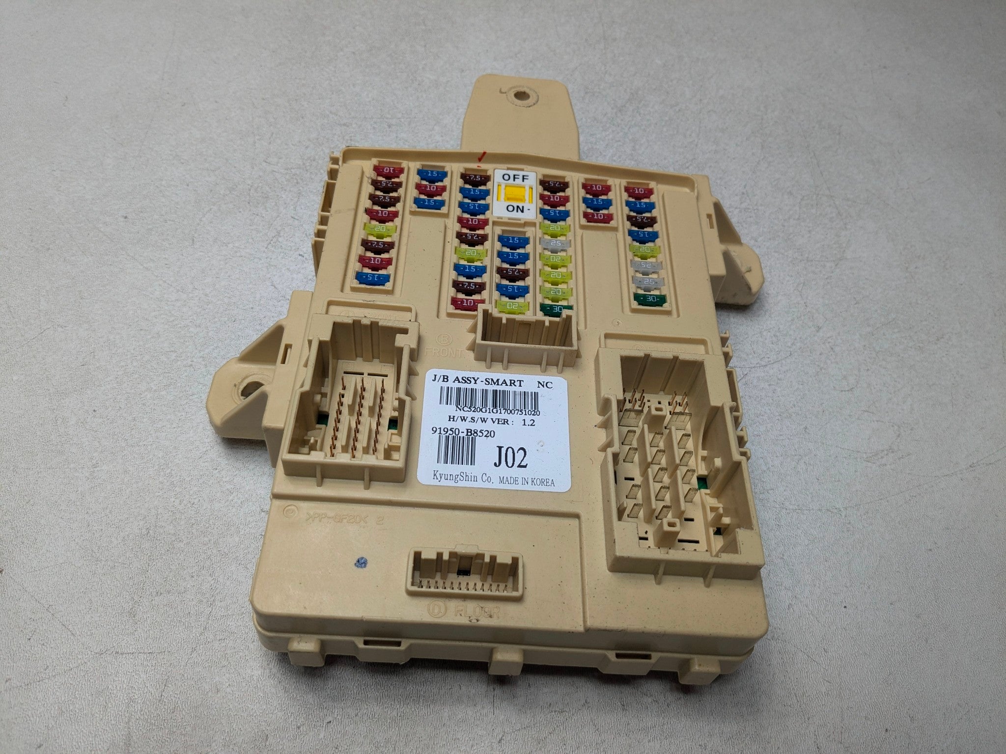2013 - 2016 HYUNDAI SANTA FE OEM CABIN FUSE BOX INTERIOR RELAY JUNCTION BLOCK