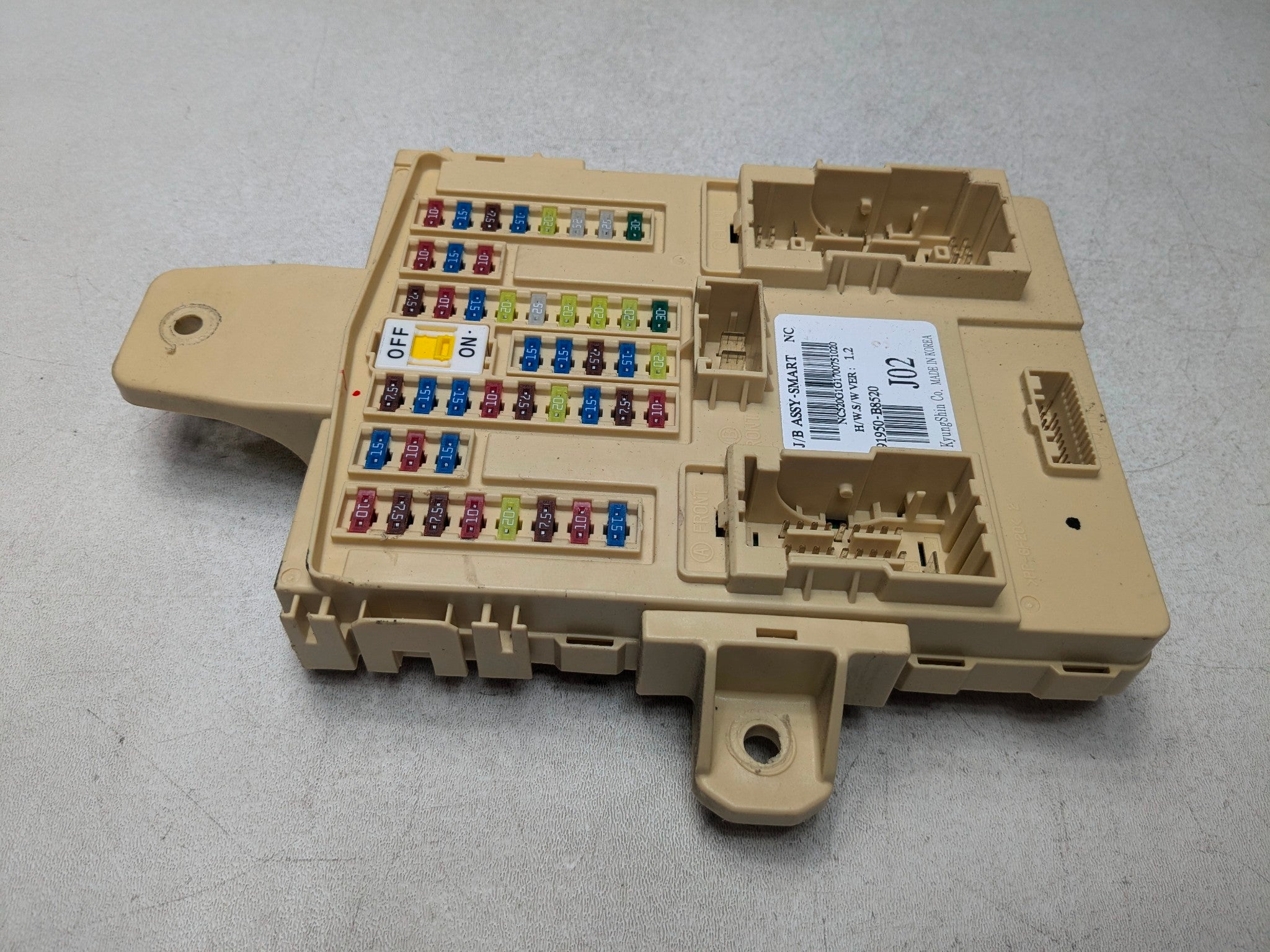 2013 - 2016 HYUNDAI SANTA FE OEM CABIN FUSE BOX INTERIOR RELAY JUNCTION BLOCK