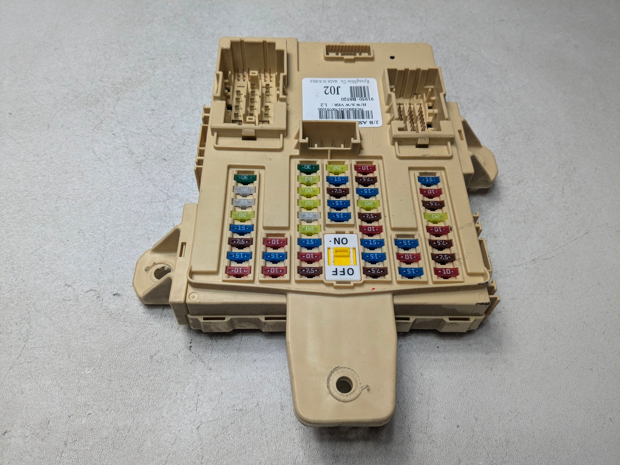 2013 - 2016 HYUNDAI SANTA FE OEM CABIN FUSE BOX INTERIOR RELAY JUNCTION BLOCK