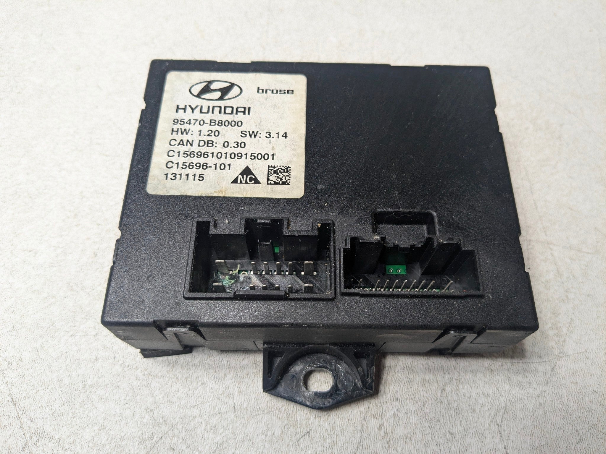 2013 - 2016 HYUNDAI SANTA FE OEM TAILGATE LIFTGATE CONTROL MODULE UNIT