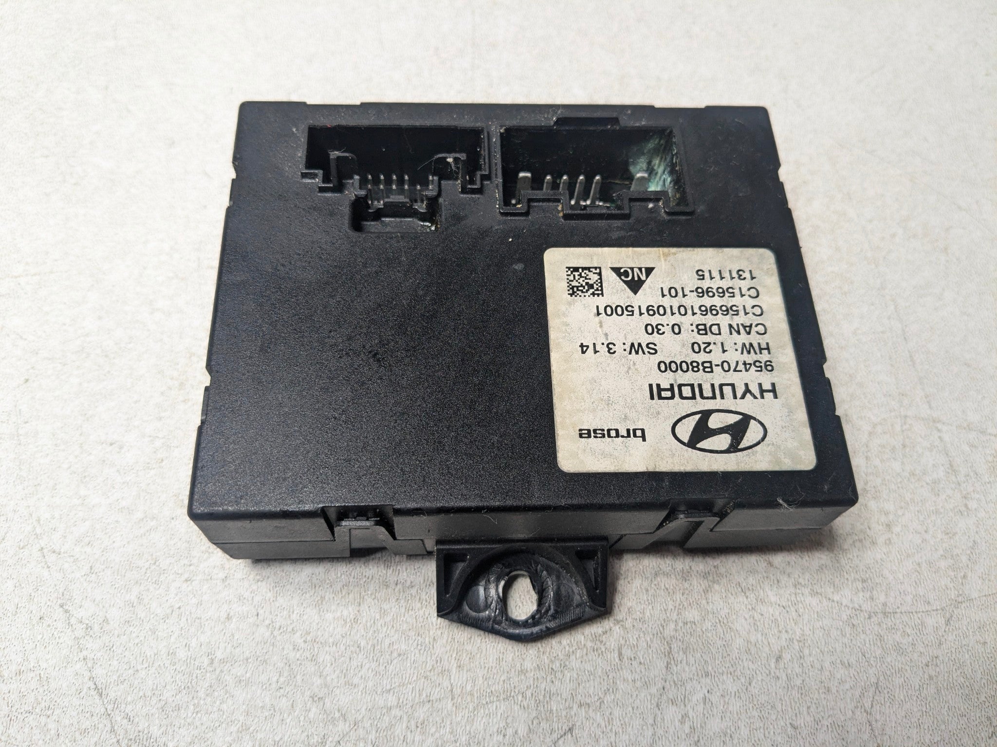 2013 - 2016 HYUNDAI SANTA FE OEM TAILGATE LIFTGATE CONTROL MODULE UNIT