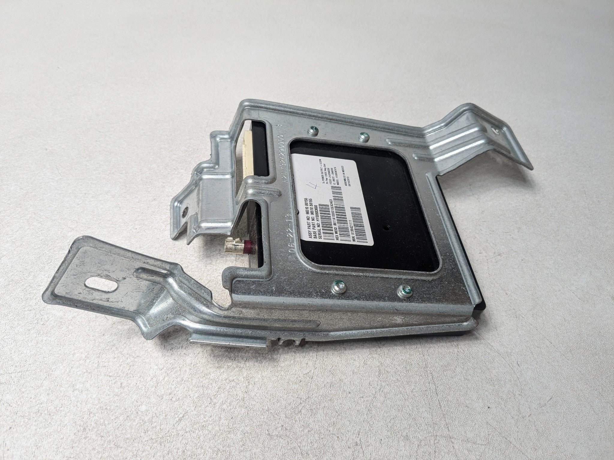 2013 - 2016 HYUNDAI SANTA FE OEM TELEMATICS COMMUNICATION CONTROL MODULE UNIT