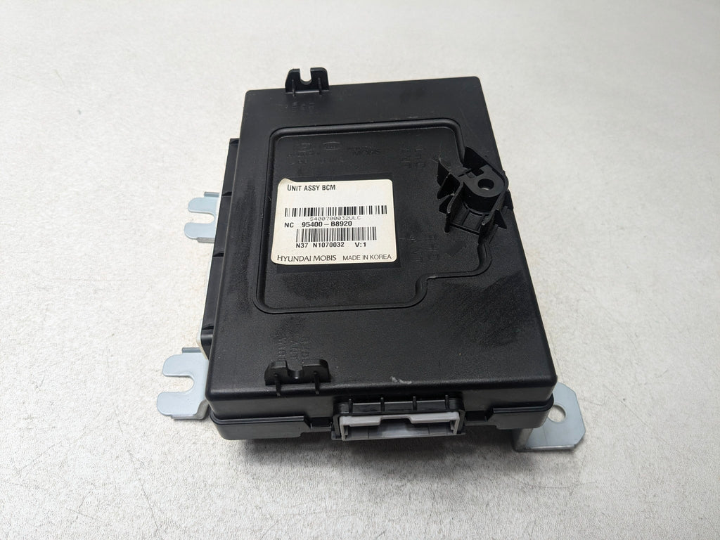2013 - 2016 HYUNDAI SANTA FE OEM BCM BODY COMPUTER CONTROL MODULE UNIT