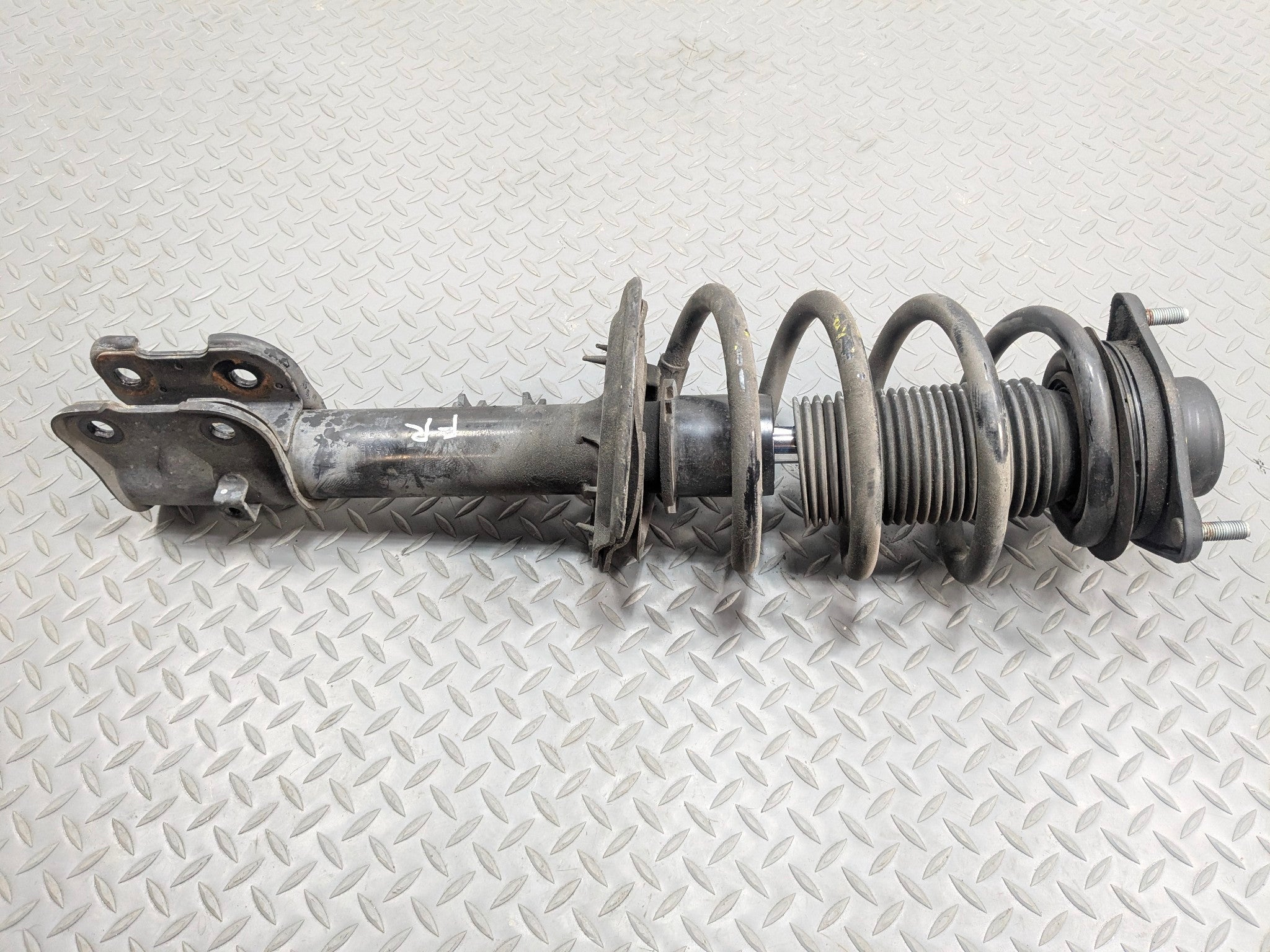 2013 - 2016 HYUNDAI SANTA FE OEM SHOCK STRUT ABSORBER FRONT RIGHT PASSENGER SIDE