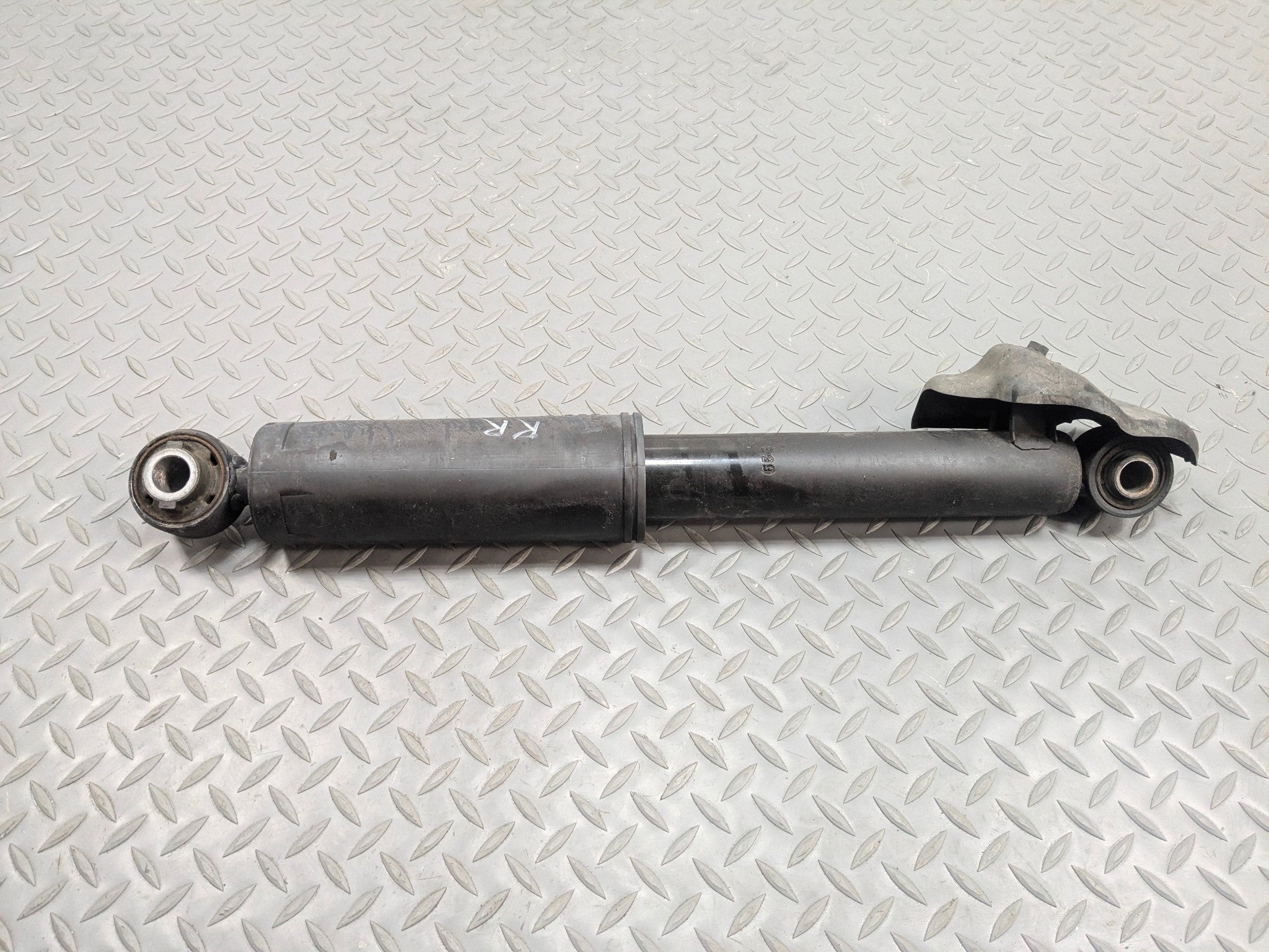 2013 - 2016 HYUNDAI SANTA FE OEM SHOCK STRUT ABSORBER REAR RIGHT PASSENGER SIDE