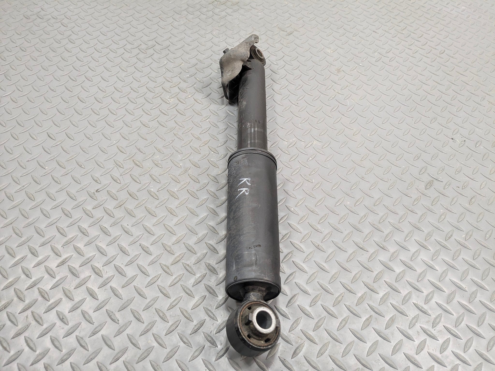 2013 - 2016 HYUNDAI SANTA FE OEM SHOCK STRUT ABSORBER REAR RIGHT PASSENGER SIDE