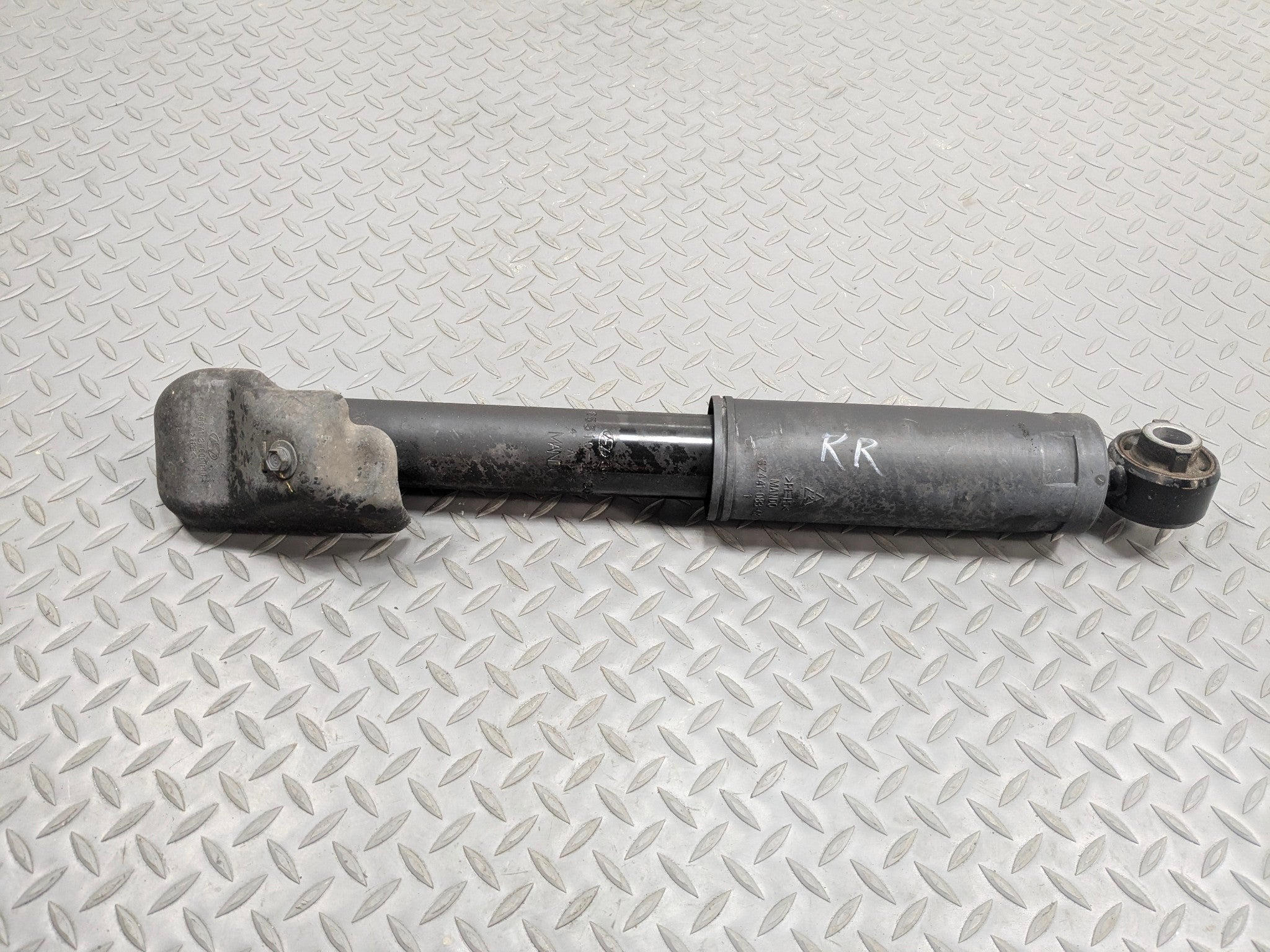 2013 - 2016 HYUNDAI SANTA FE OEM SHOCK STRUT ABSORBER REAR RIGHT PASSENGER SIDE