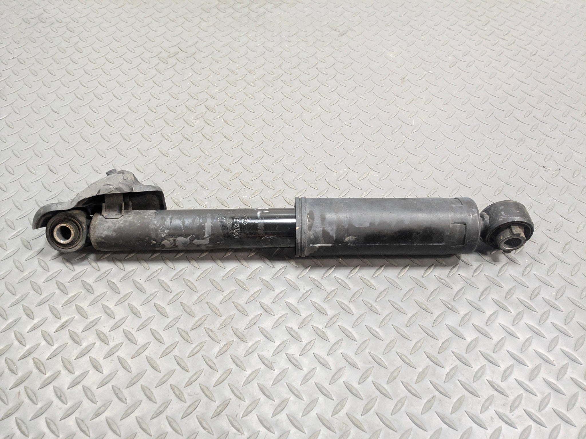 2013 - 2016 HYUNDAI SANTA FE OEM SHOCK STRUT ABSORBER REAR LEFT DRIVER SIDE