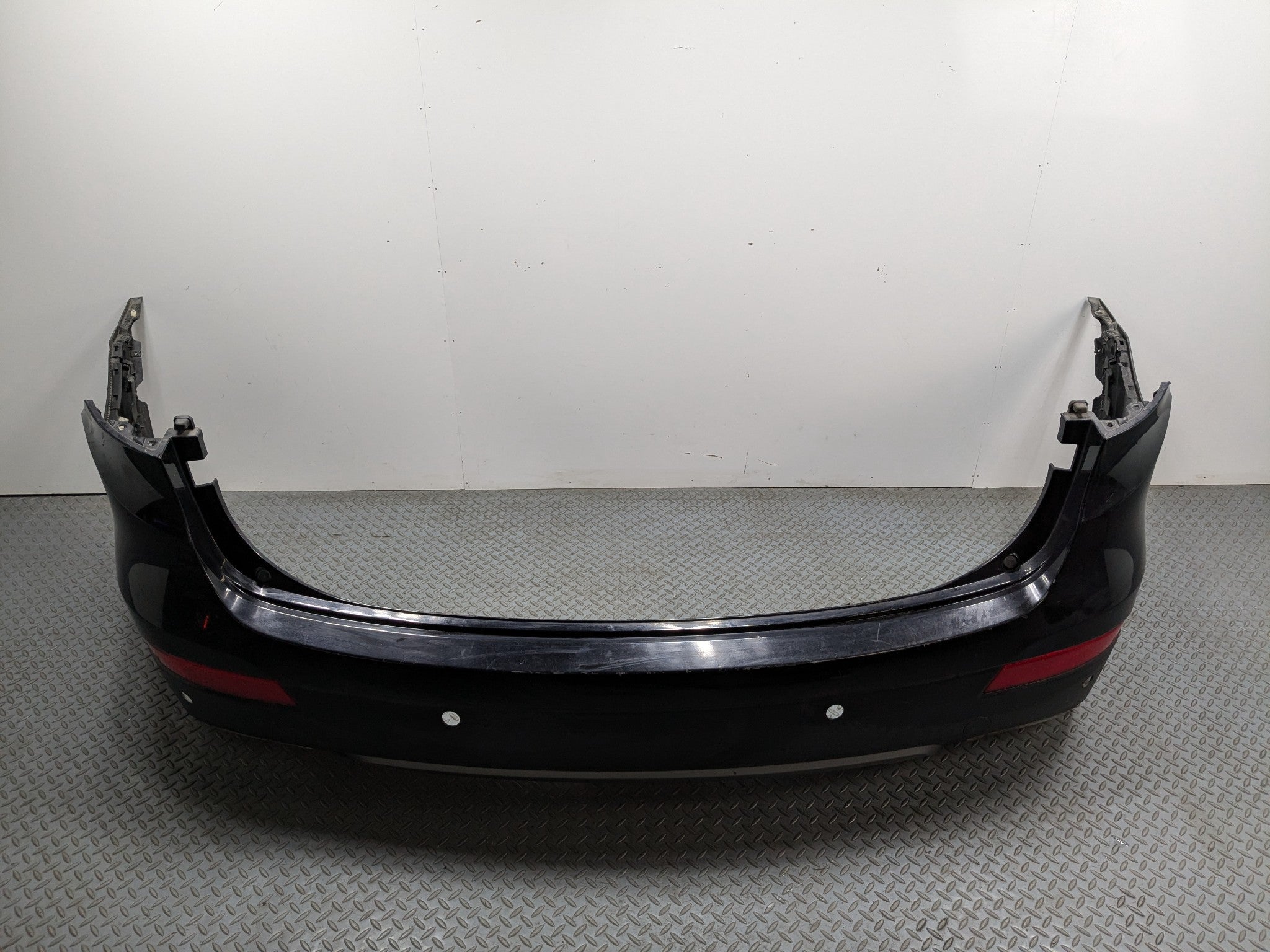 2013 - 2016 HYUNDAI SANTA FE OEM REAR BUMPER COVER PANEL ASSEMBLY BLACK