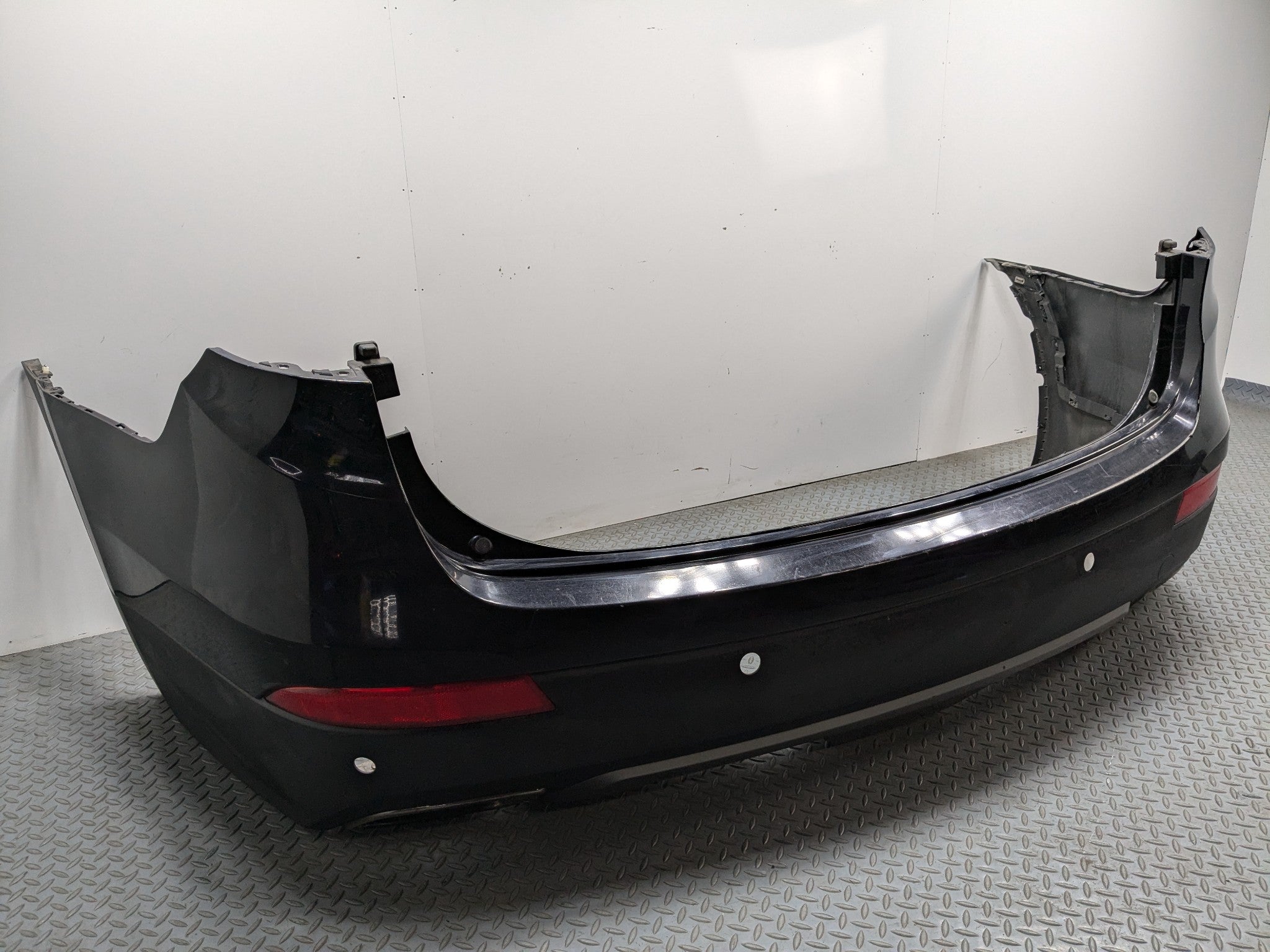 2013 - 2016 HYUNDAI SANTA FE OEM REAR BUMPER COVER PANEL ASSEMBLY BLACK