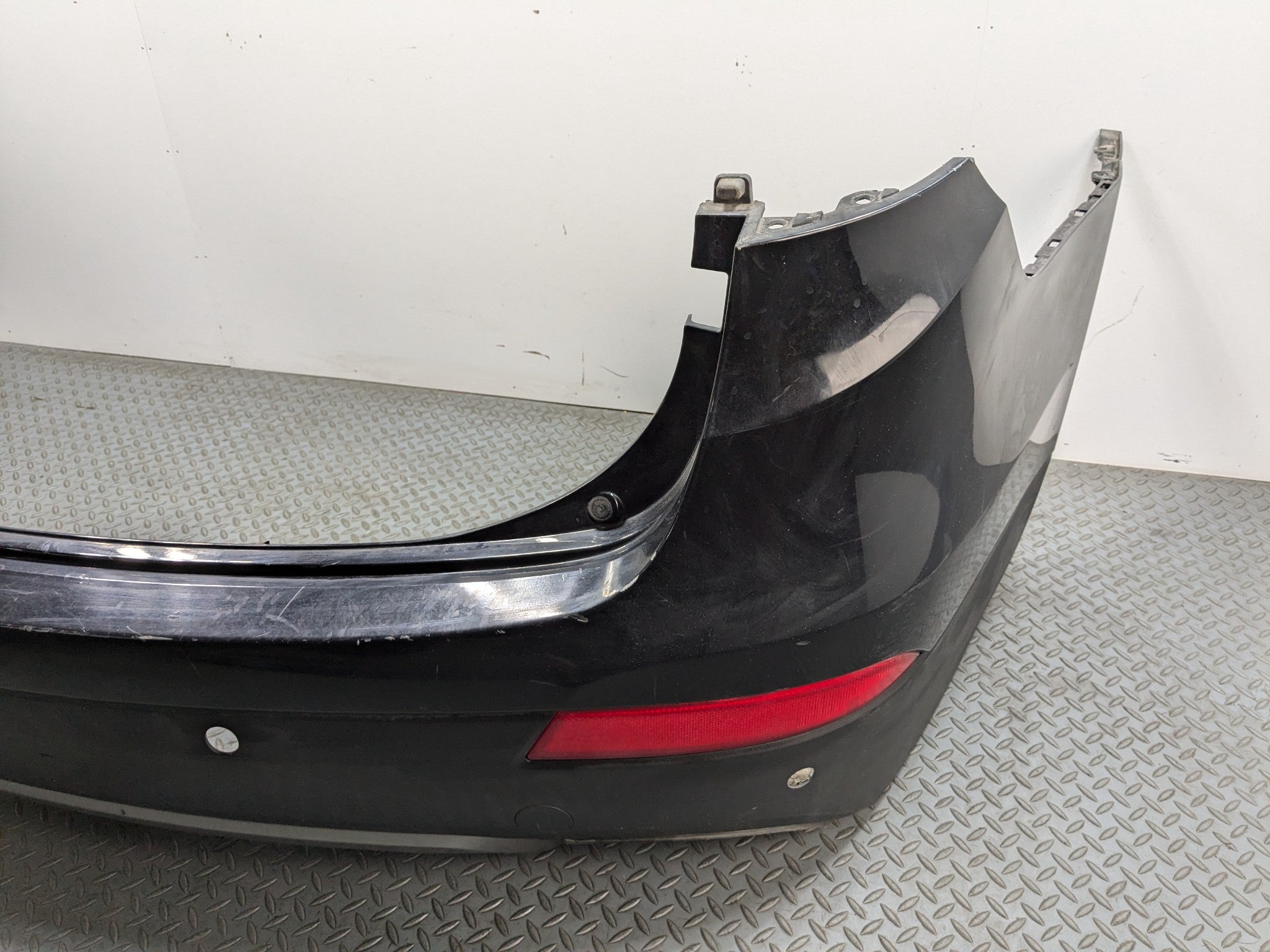 2013 - 2016 HYUNDAI SANTA FE OEM REAR BUMPER COVER PANEL ASSEMBLY BLACK