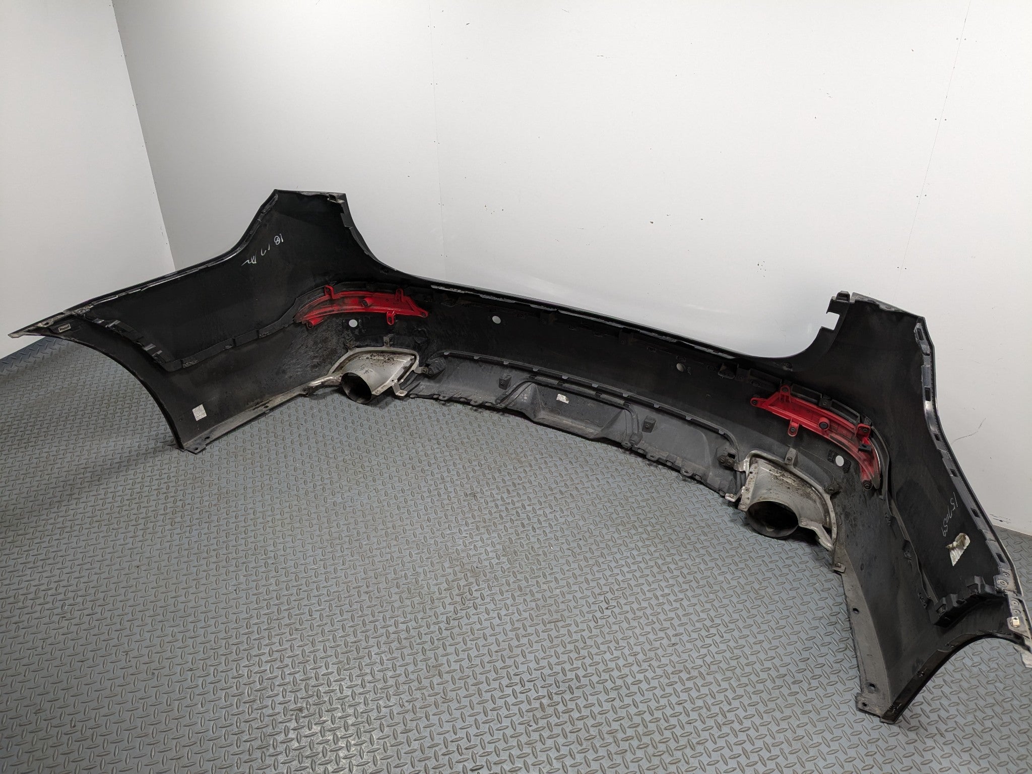 2013 - 2016 HYUNDAI SANTA FE OEM REAR BUMPER COVER PANEL ASSEMBLY BLACK