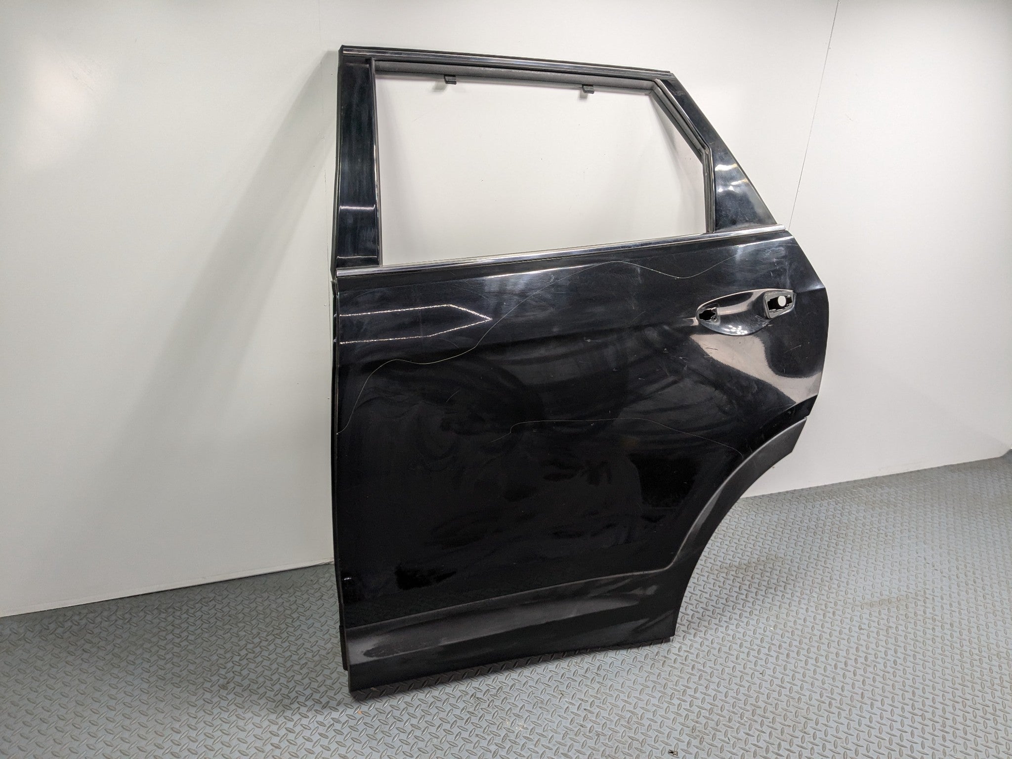 2013 - 2016 HYUNDAI SANTA FE OEM DOOR SHELL PANEL BLACK REAR LEFT DRIVER SIDE
