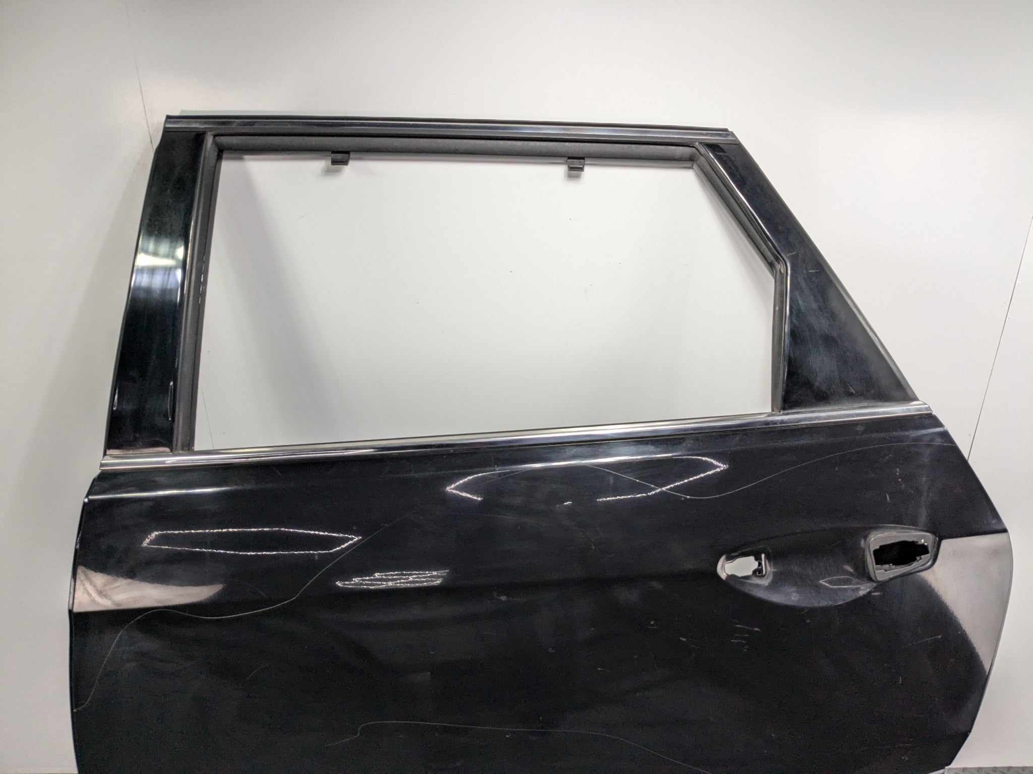 2013 - 2016 HYUNDAI SANTA FE OEM DOOR SHELL PANEL BLACK REAR LEFT DRIVER SIDE