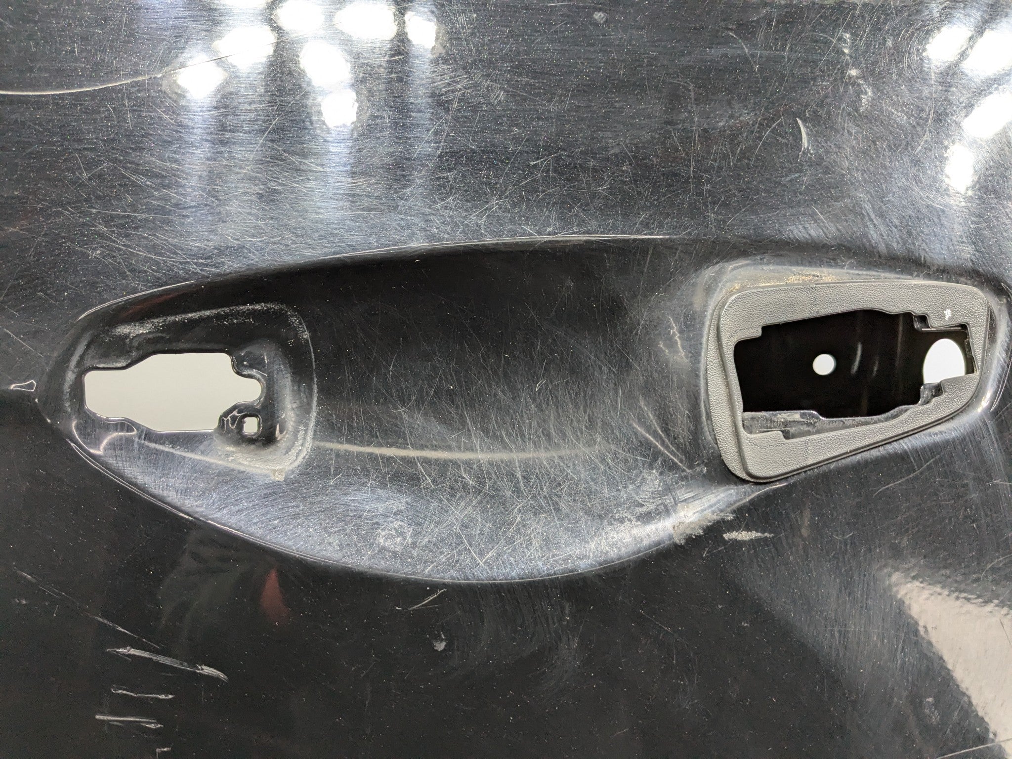2013 - 2016 HYUNDAI SANTA FE OEM DOOR SHELL PANEL BLACK REAR LEFT DRIVER SIDE