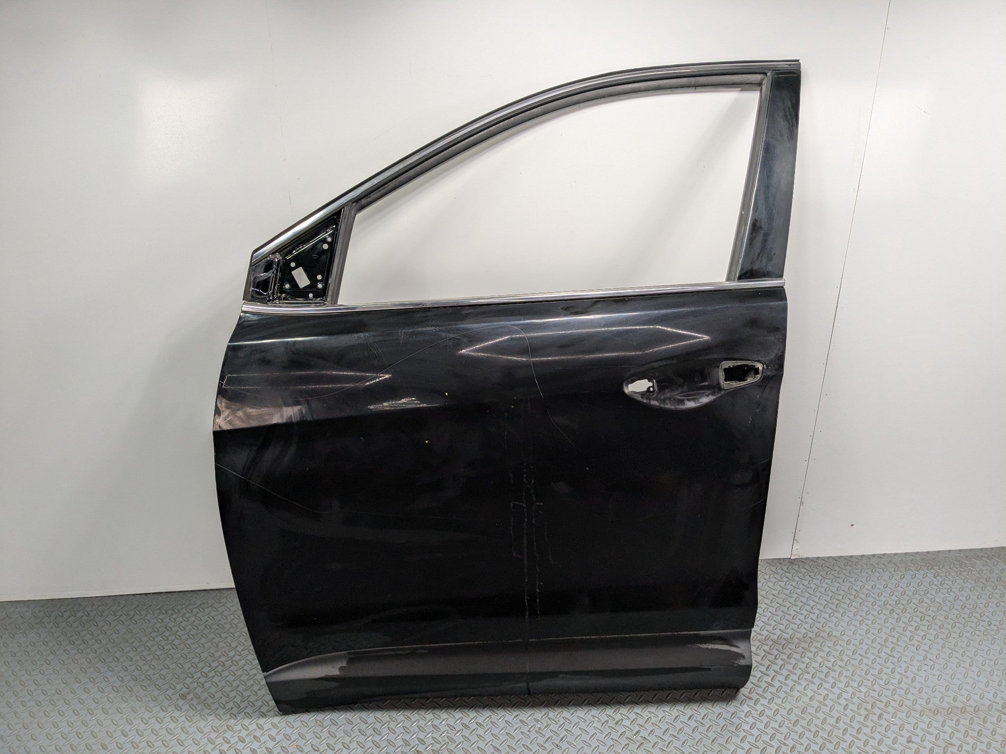 2013 - 2016 HYUNDAI SANTA FE OEM DOOR SHELL PANEL BLACK FRONT LEFT DRIVER SIDE