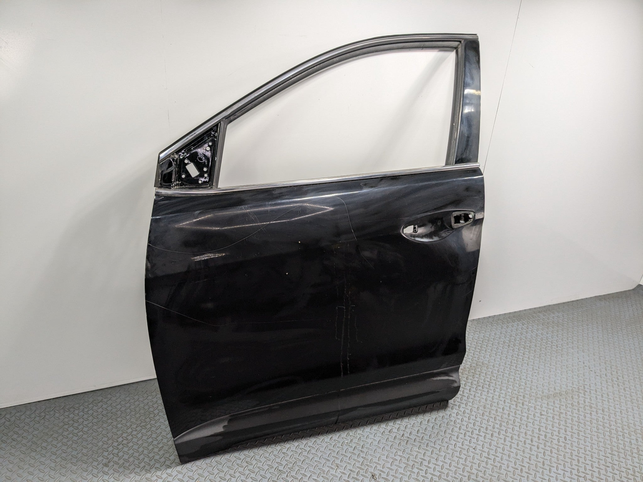 2013 - 2016 HYUNDAI SANTA FE OEM DOOR SHELL PANEL BLACK FRONT LEFT DRIVER SIDE