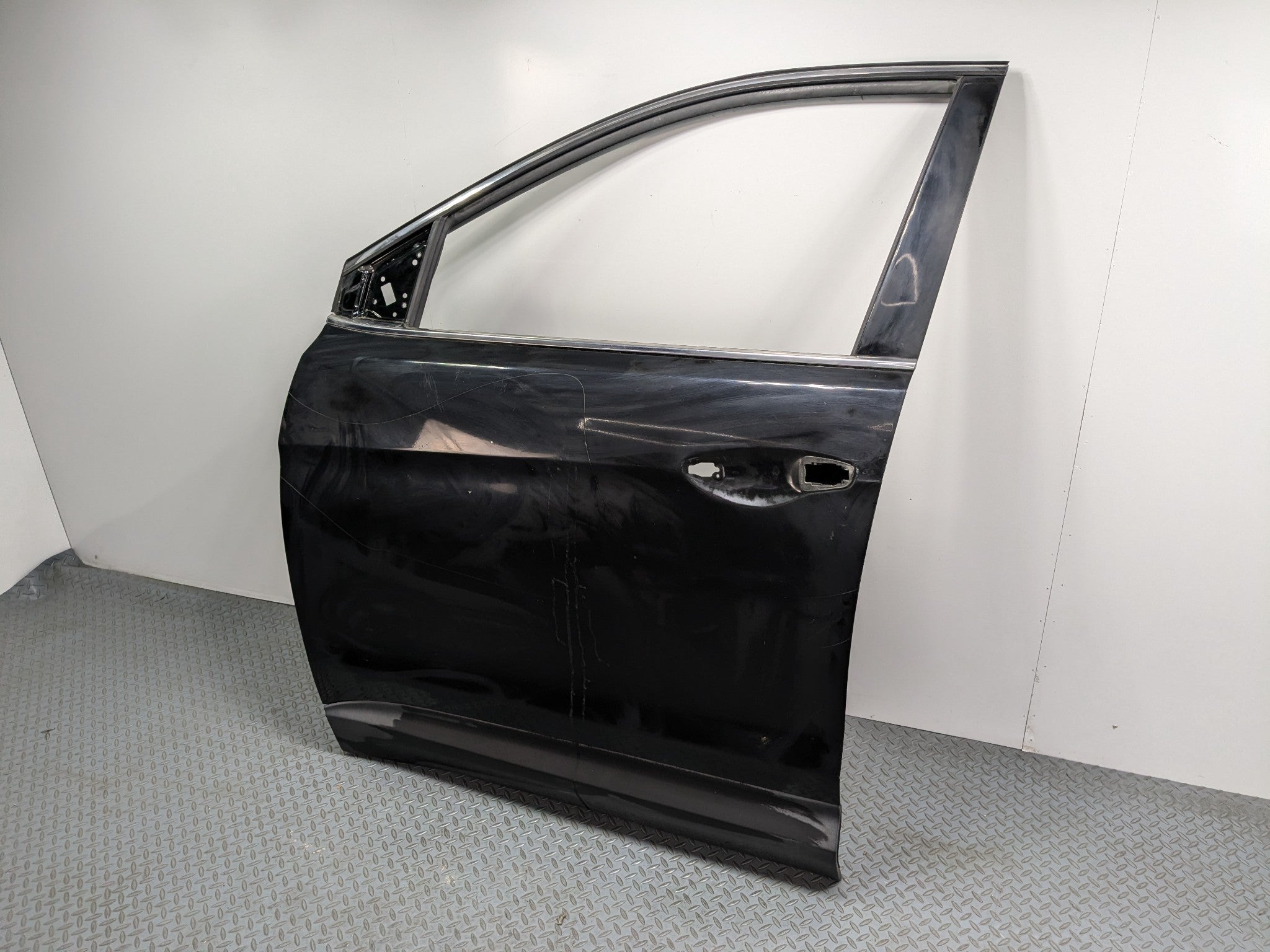 2013 - 2016 HYUNDAI SANTA FE OEM DOOR SHELL PANEL BLACK FRONT LEFT DRIVER SIDE