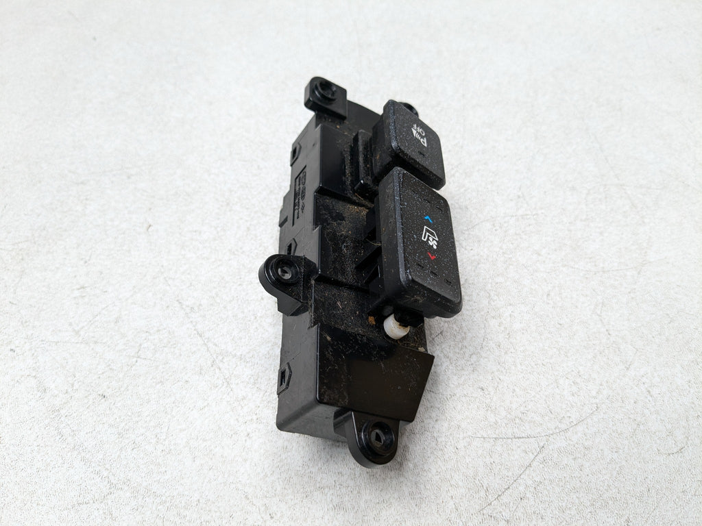 2013 - 2016 HYUNDAI SANTA FE OEM SEAT HEAT HEATED SWITCH FRONT LEFT DRIVER SIDE