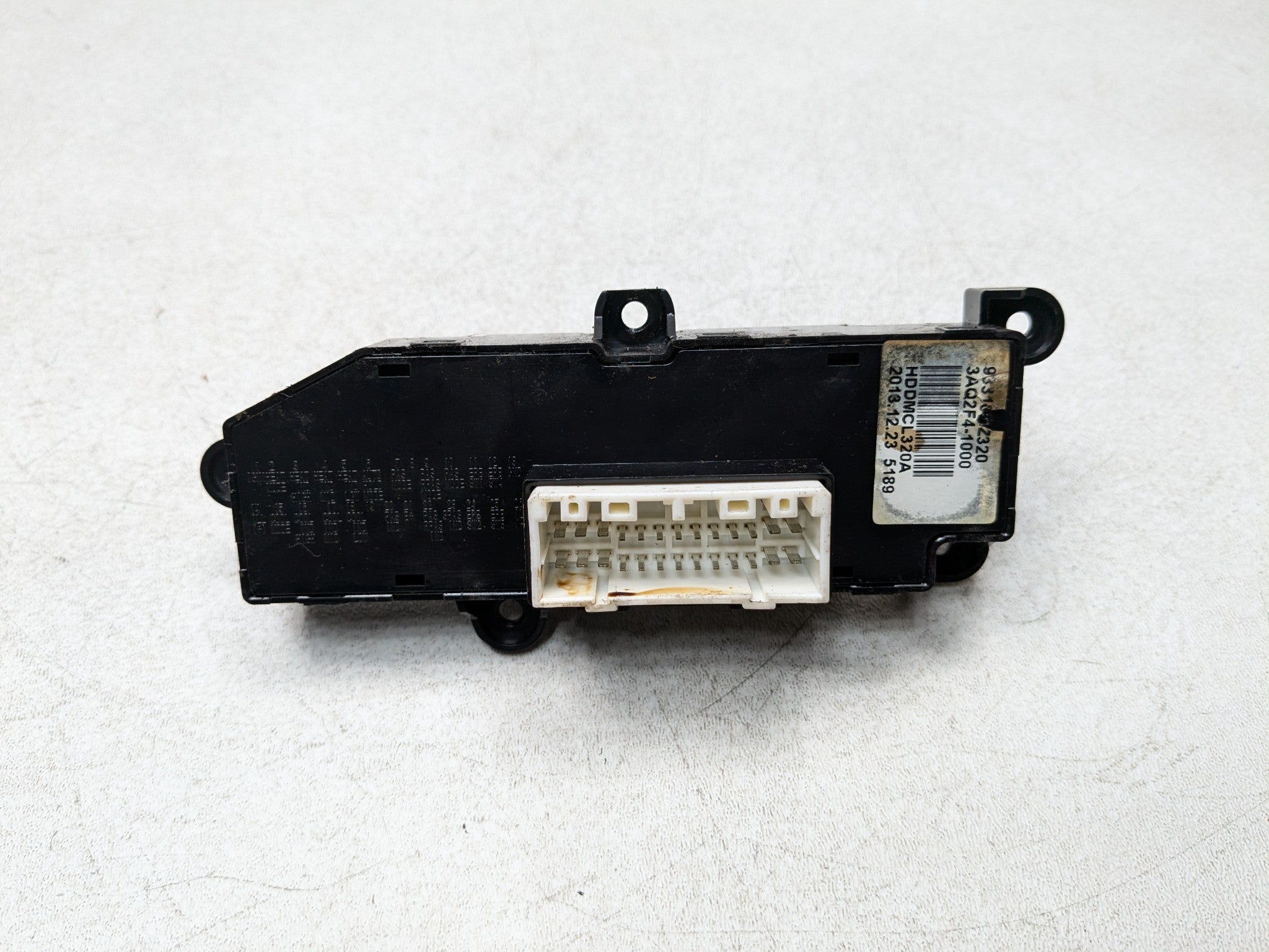 2013 - 2016 HYUNDAI SANTA FE OEM SEAT HEAT HEATED SWITCH FRONT LEFT DRIVER SIDE