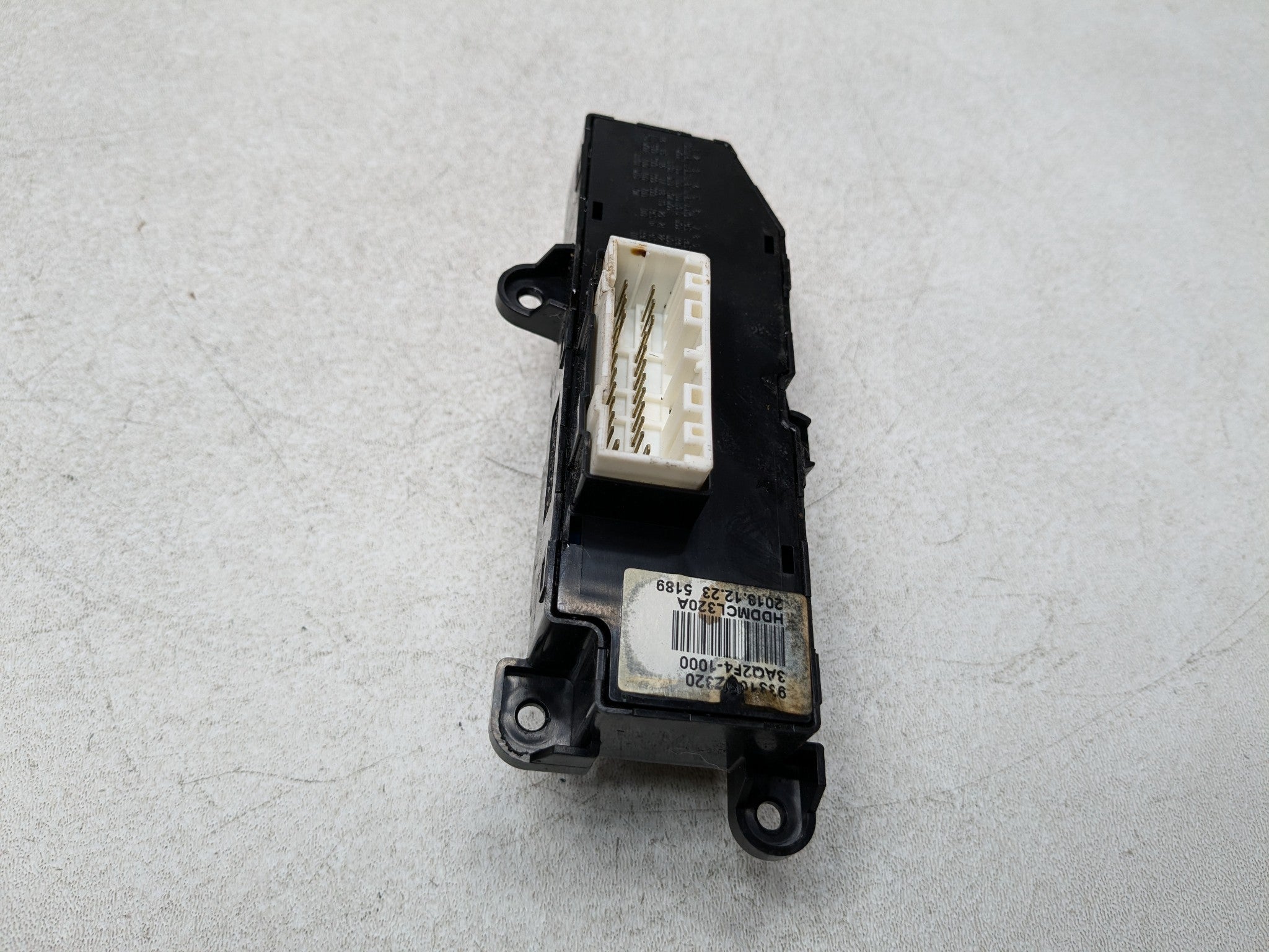 2013 - 2016 HYUNDAI SANTA FE OEM SEAT HEAT HEATED SWITCH FRONT LEFT DRIVER SIDE