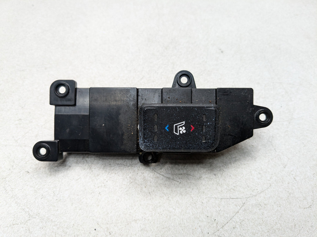 13 - 16 HYUNDAI SANTA FE OEM SEAT HEAT HEATED SWITCH FRONT RIGHT PASSENGER SIDE
