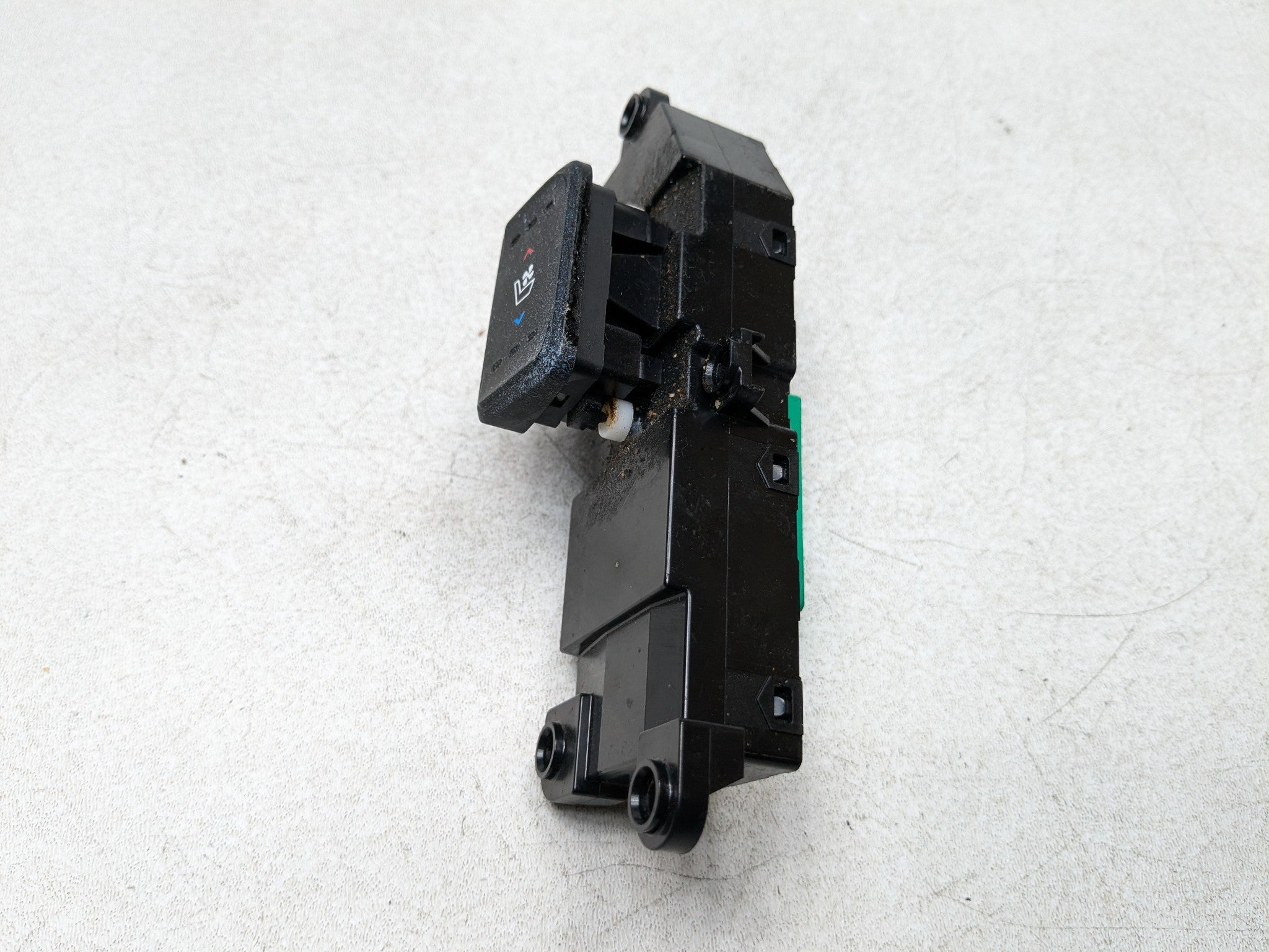 13 - 16 HYUNDAI SANTA FE OEM SEAT HEAT HEATED SWITCH FRONT RIGHT PASSENGER SIDE