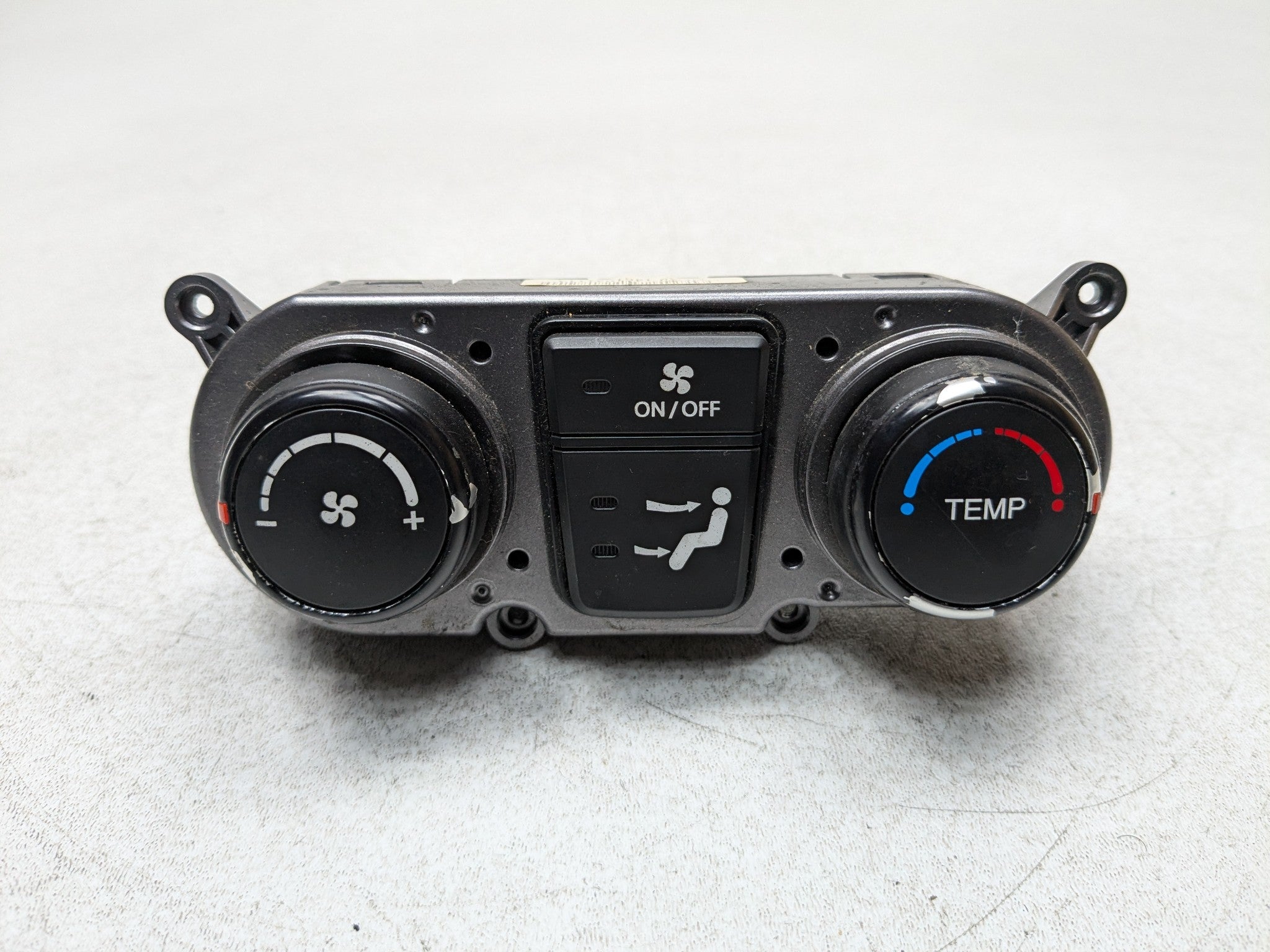2013 - 2016 HYUNDAI SANTA FE OEM REAR AC HEATER TEMPERATURE CLIMATE CONTROL