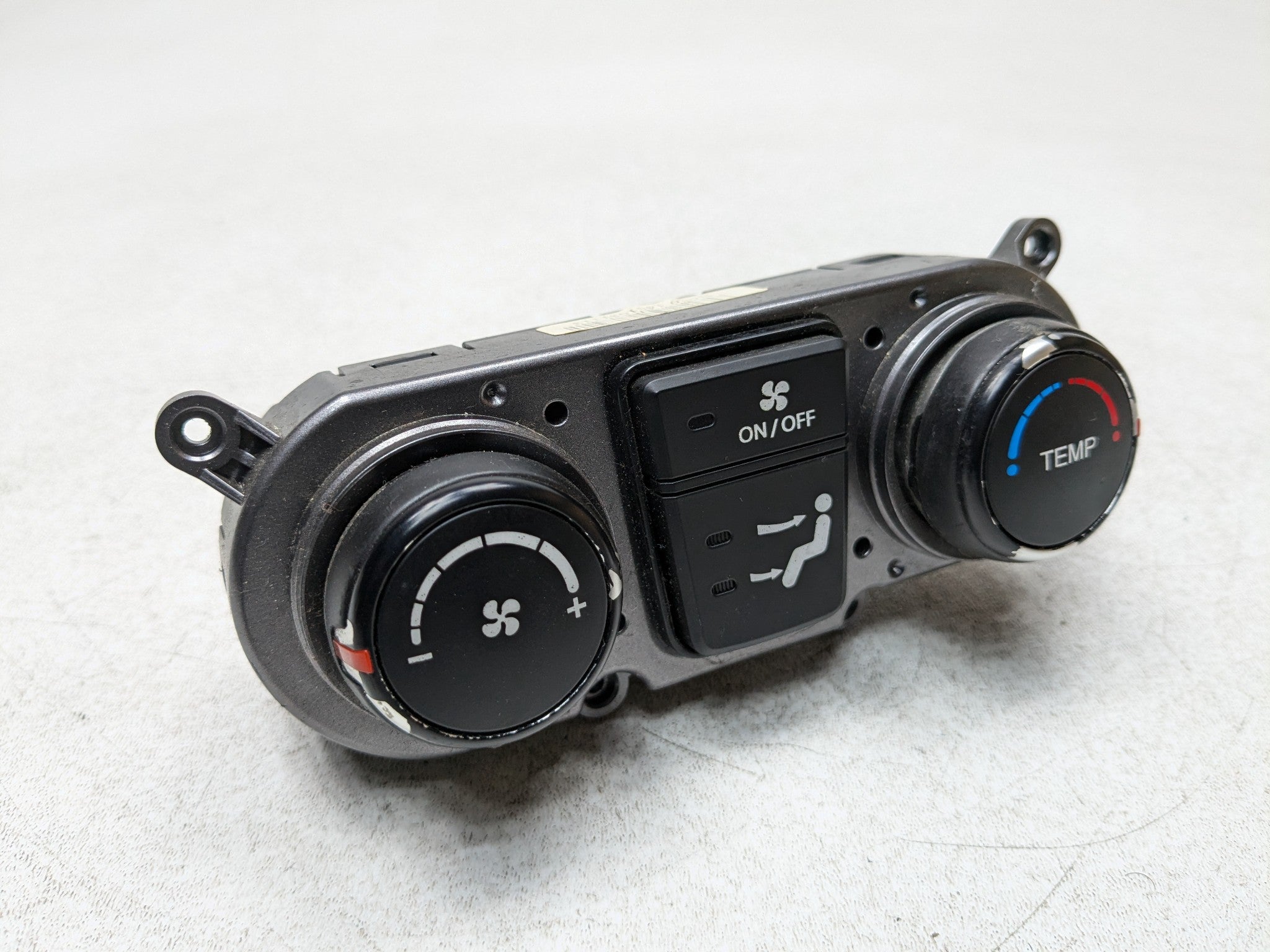 2013 - 2016 HYUNDAI SANTA FE OEM REAR AC HEATER TEMPERATURE CLIMATE CONTROL
